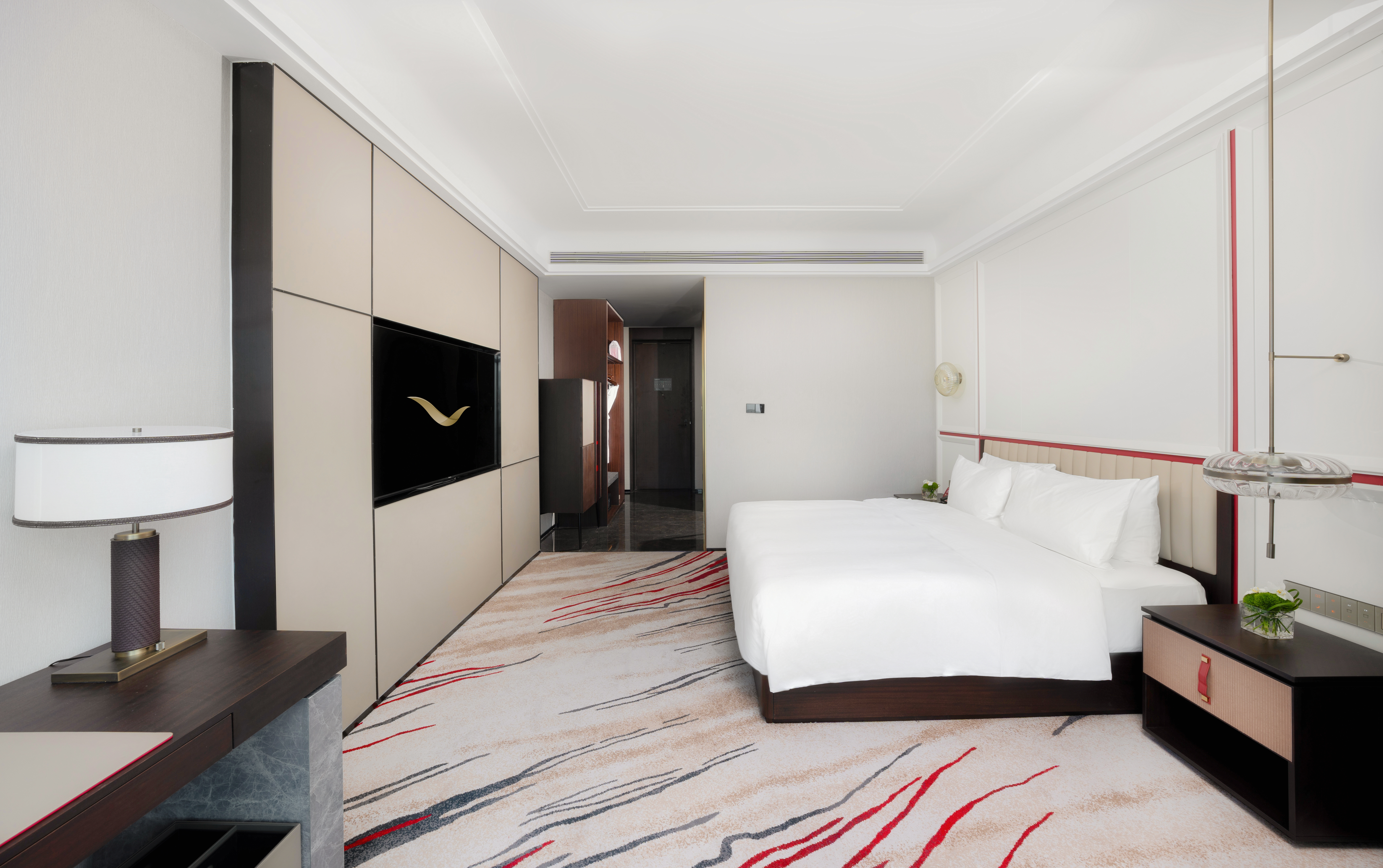 Double Deluxe King Bed