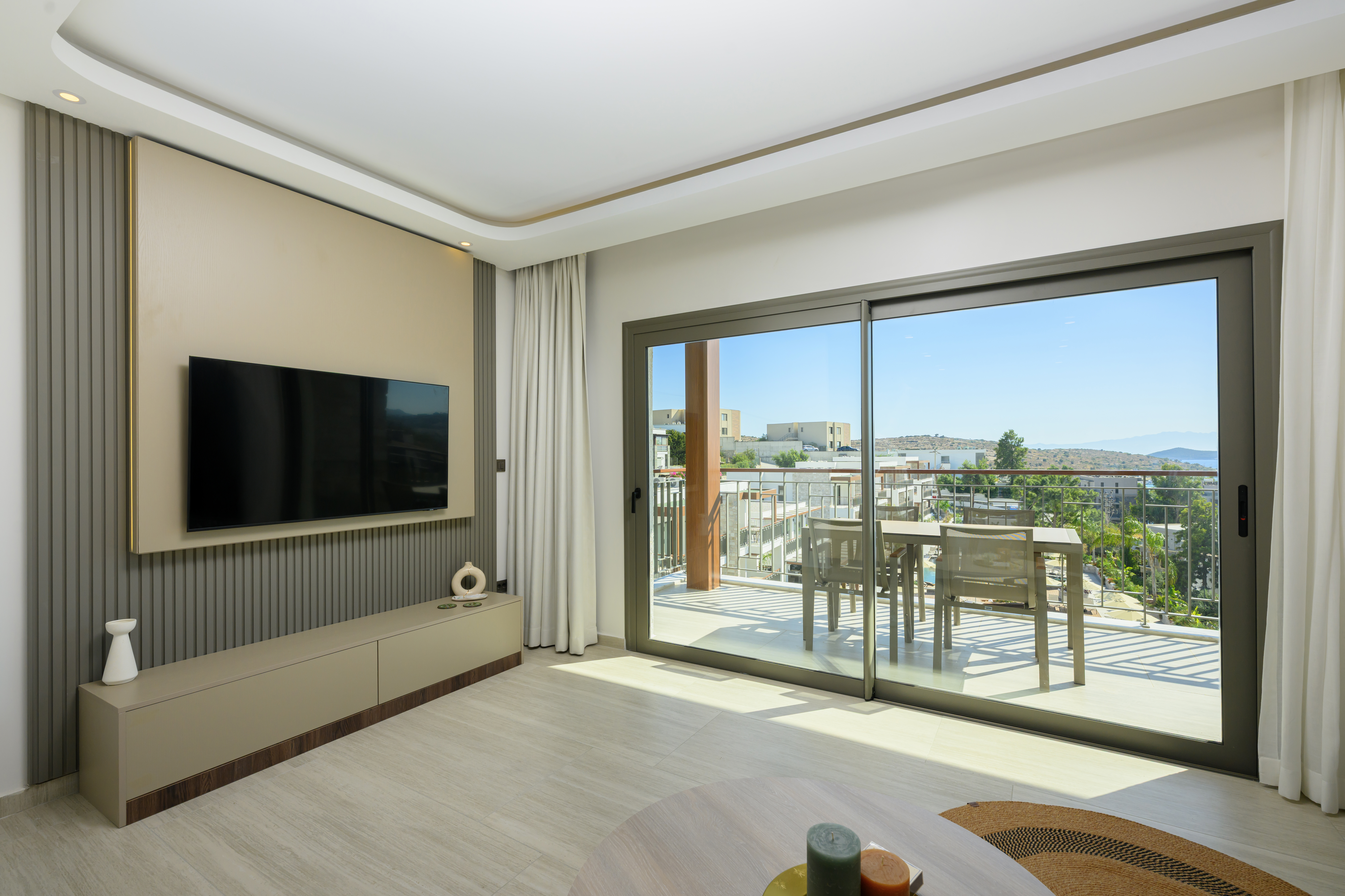 Apartment Three Bedrooms Two Bathrooms