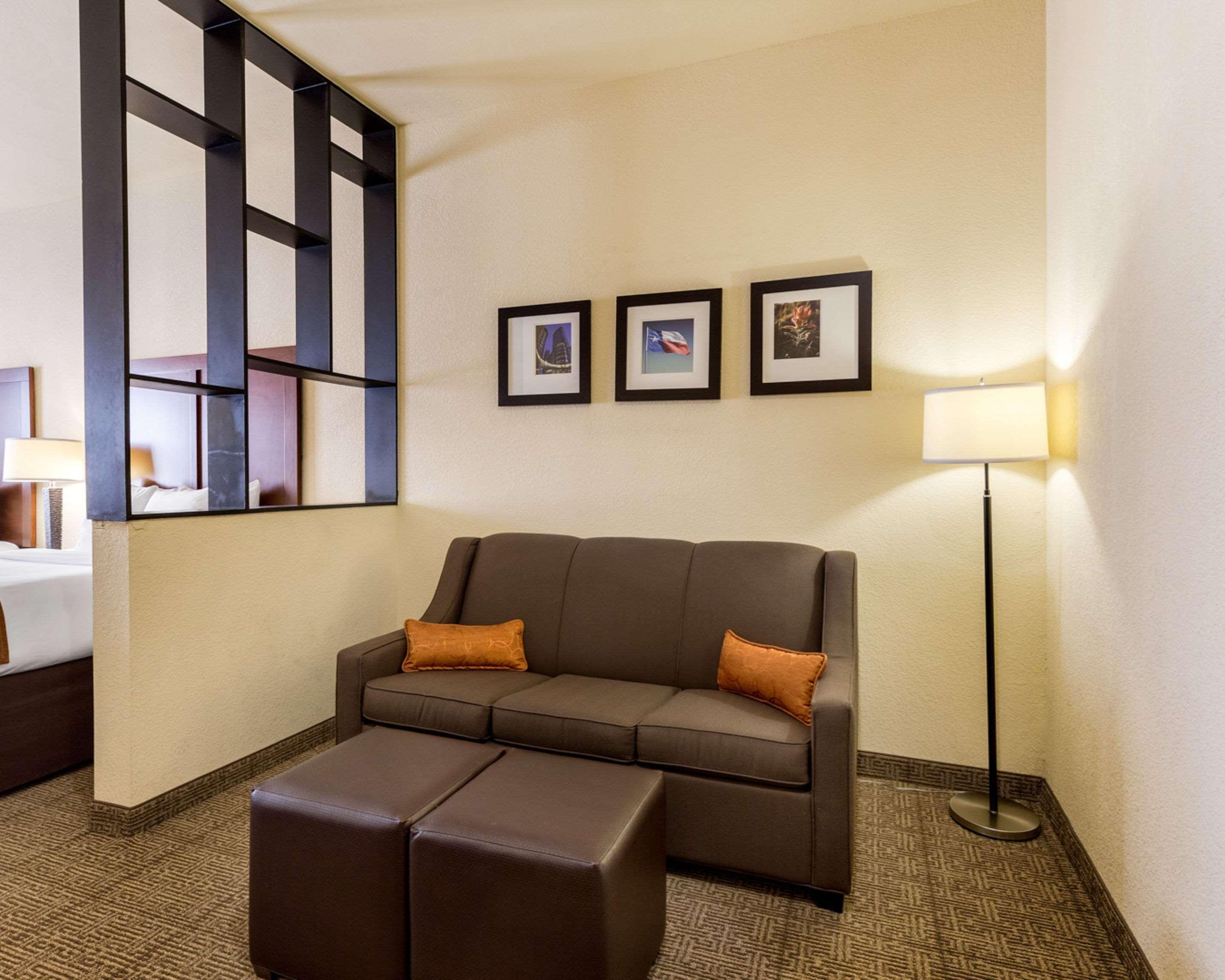 Suite Two Queen Beds