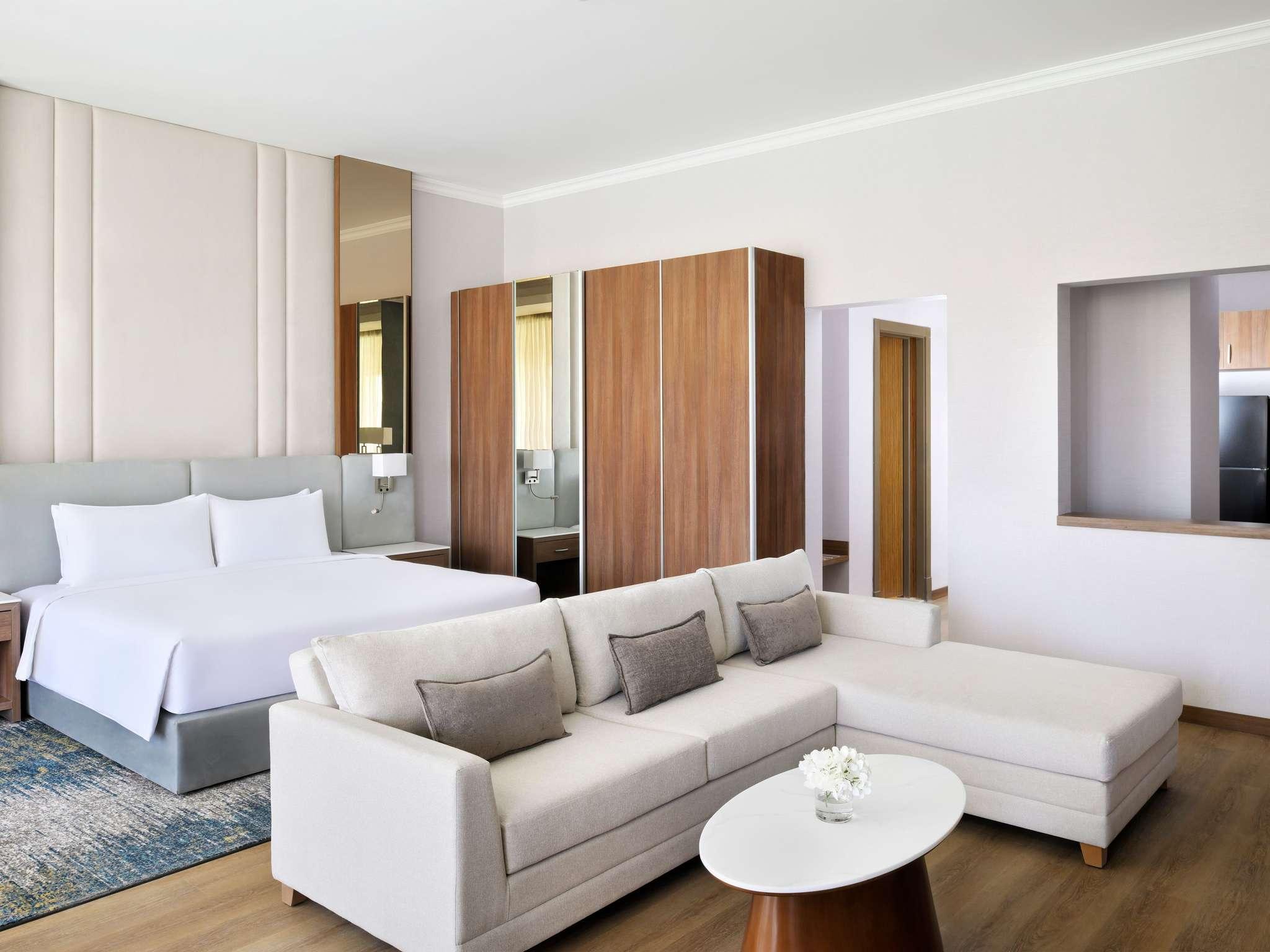 Junior Suite Queen Size Bed