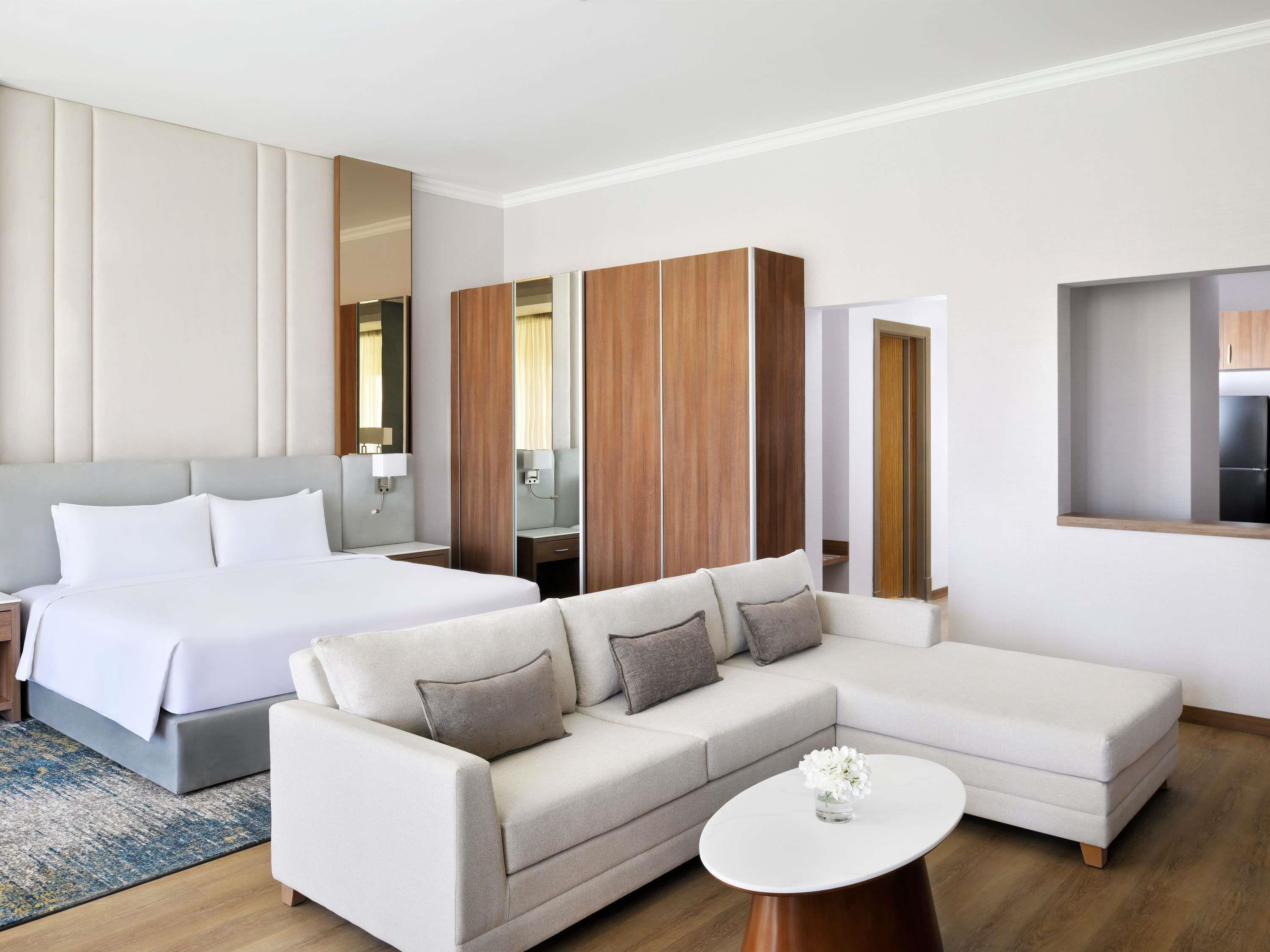 Junior Suite Queen Size Bed