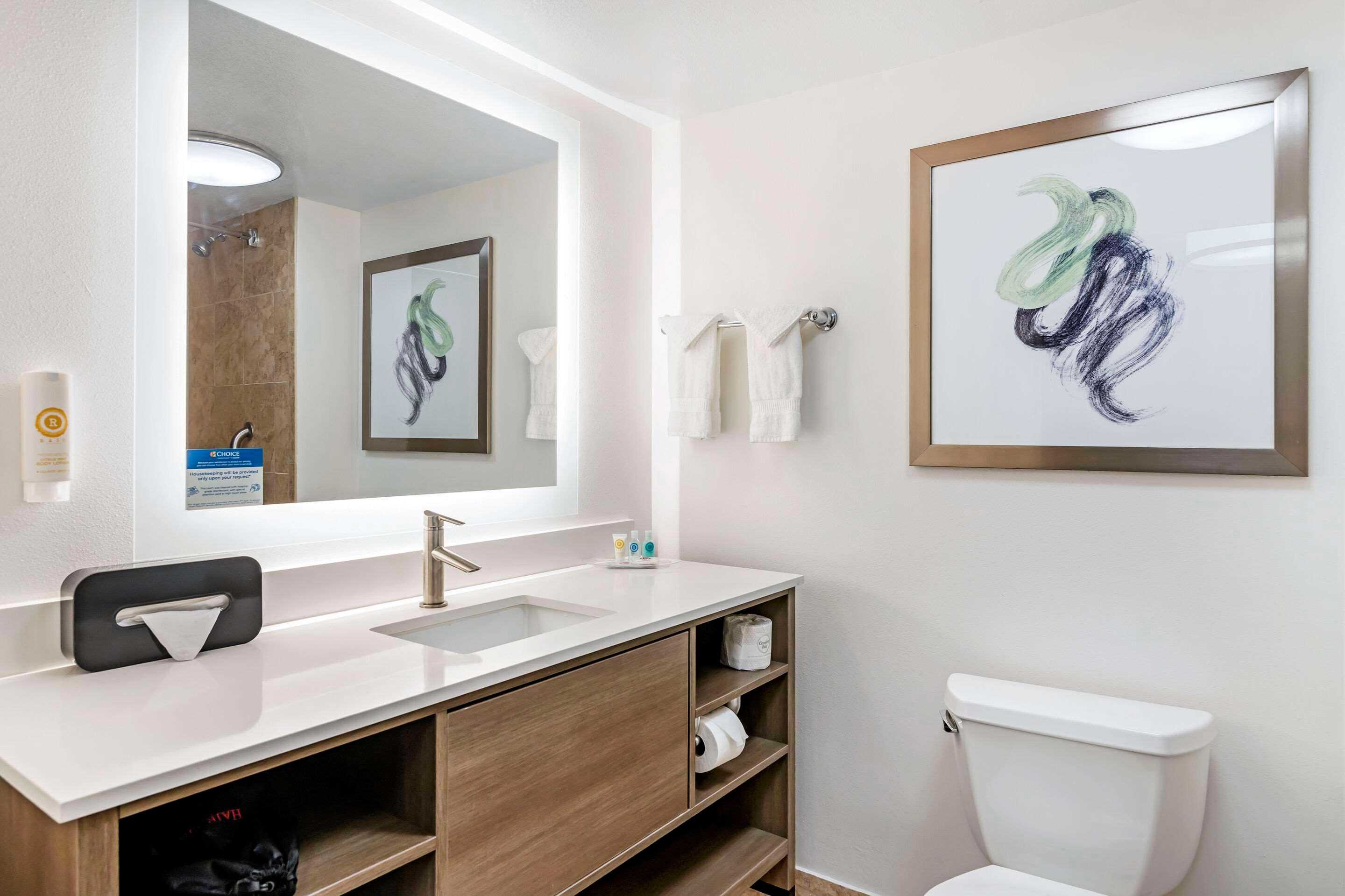 Suite Two Queen Beds