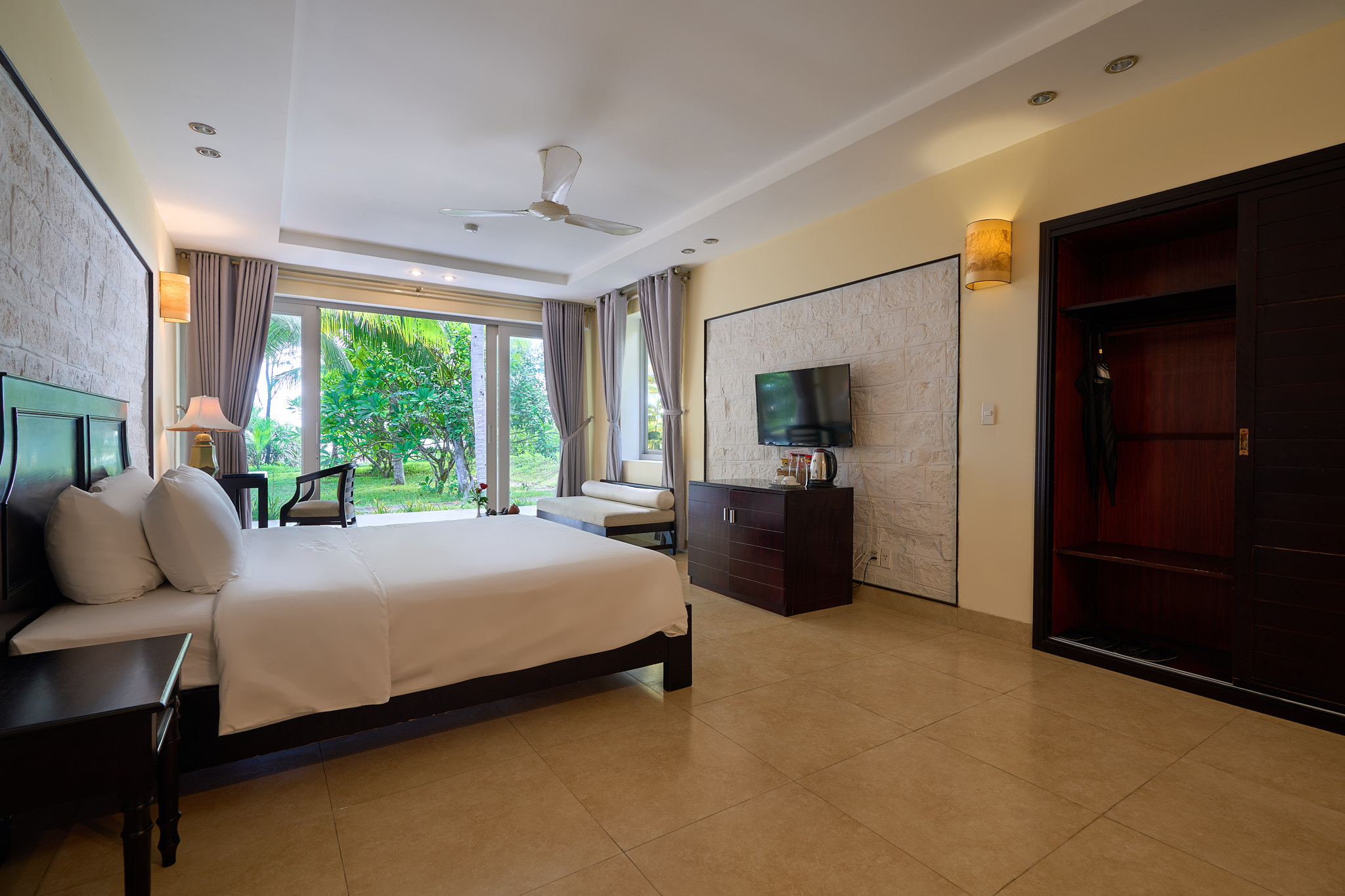 Double or Twin Deluxe Sea View