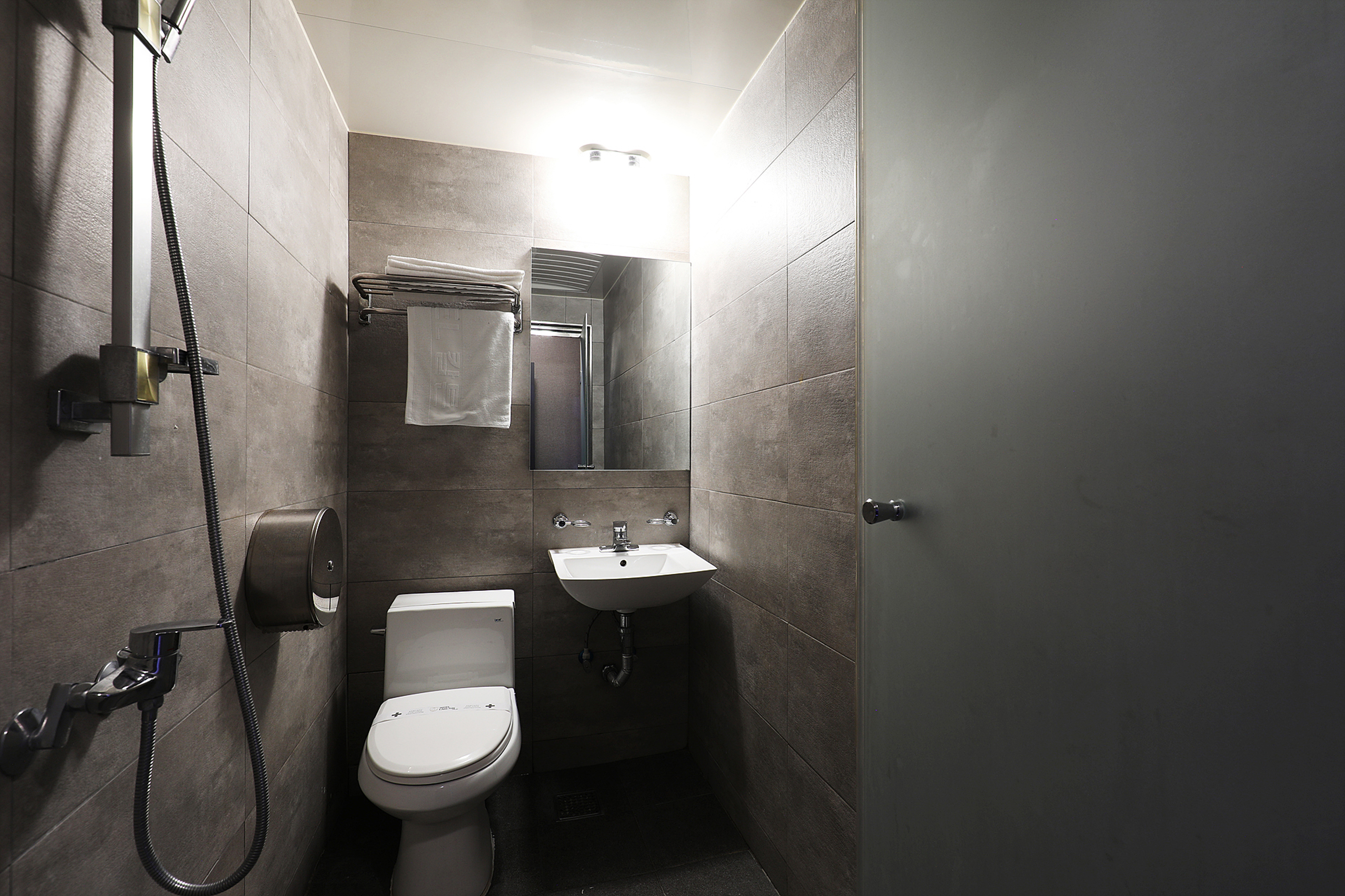 Twin One Bedroom One Bathroom