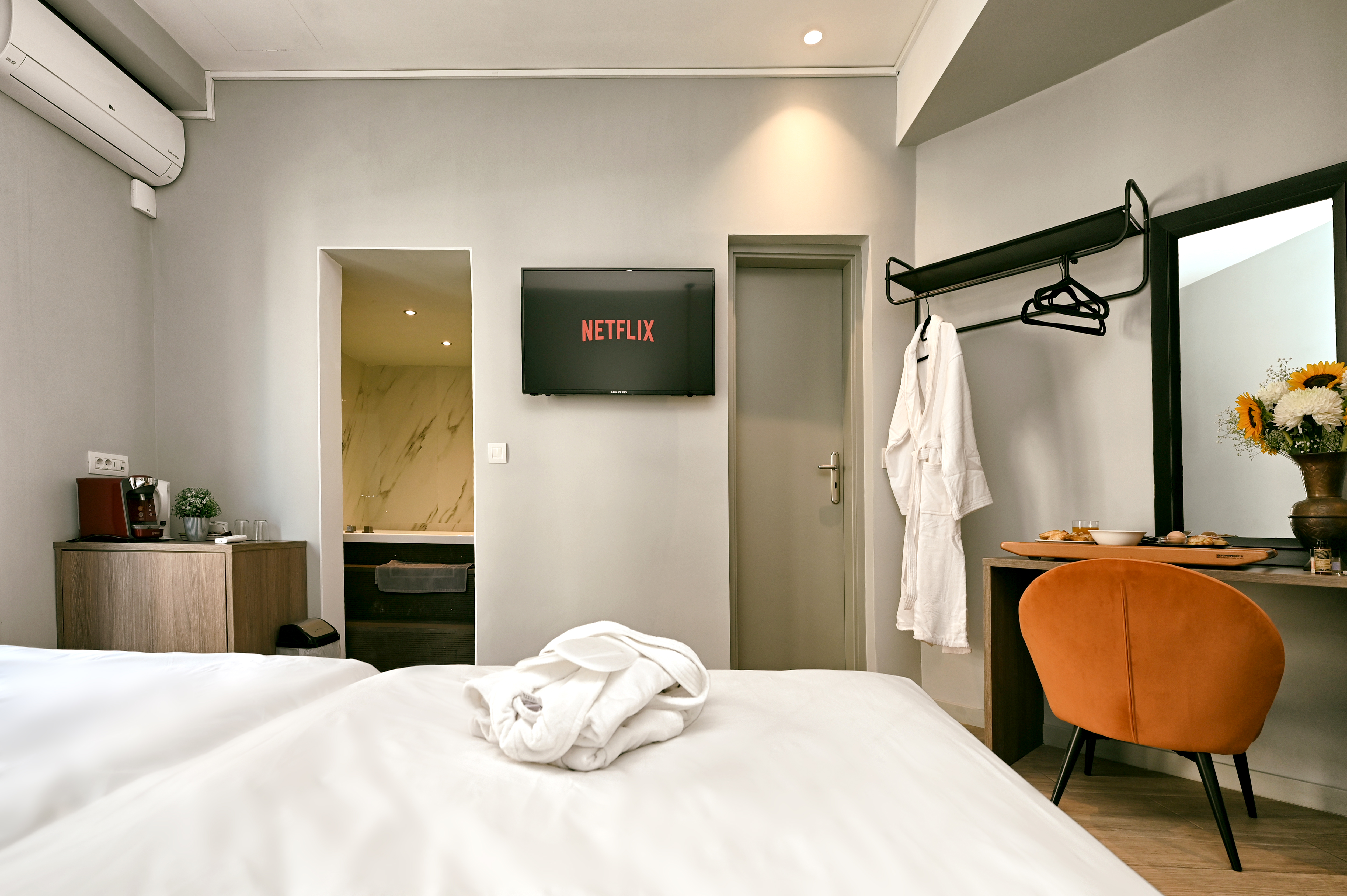 Junior Suite with Balcony