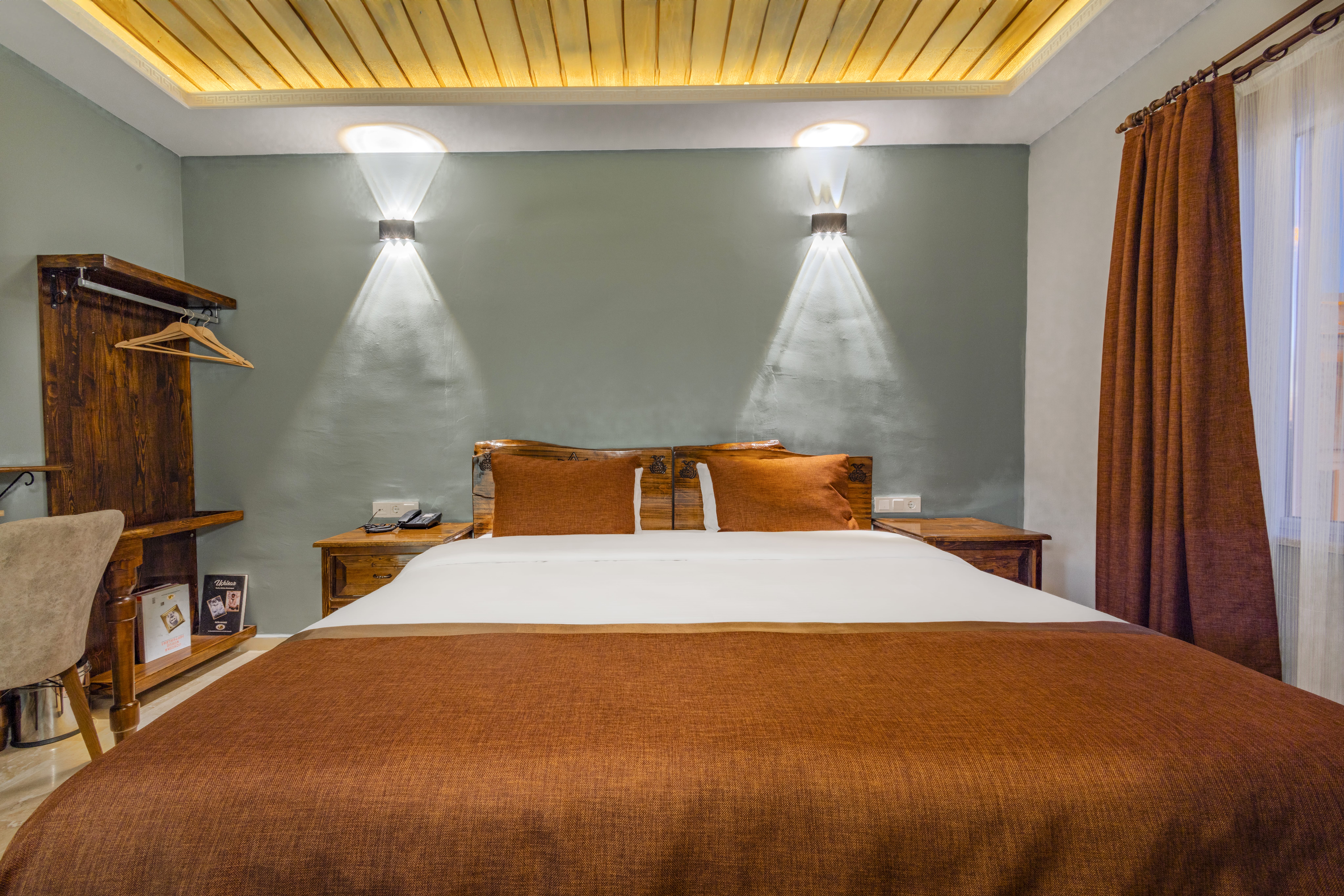 Double or Twin Standard