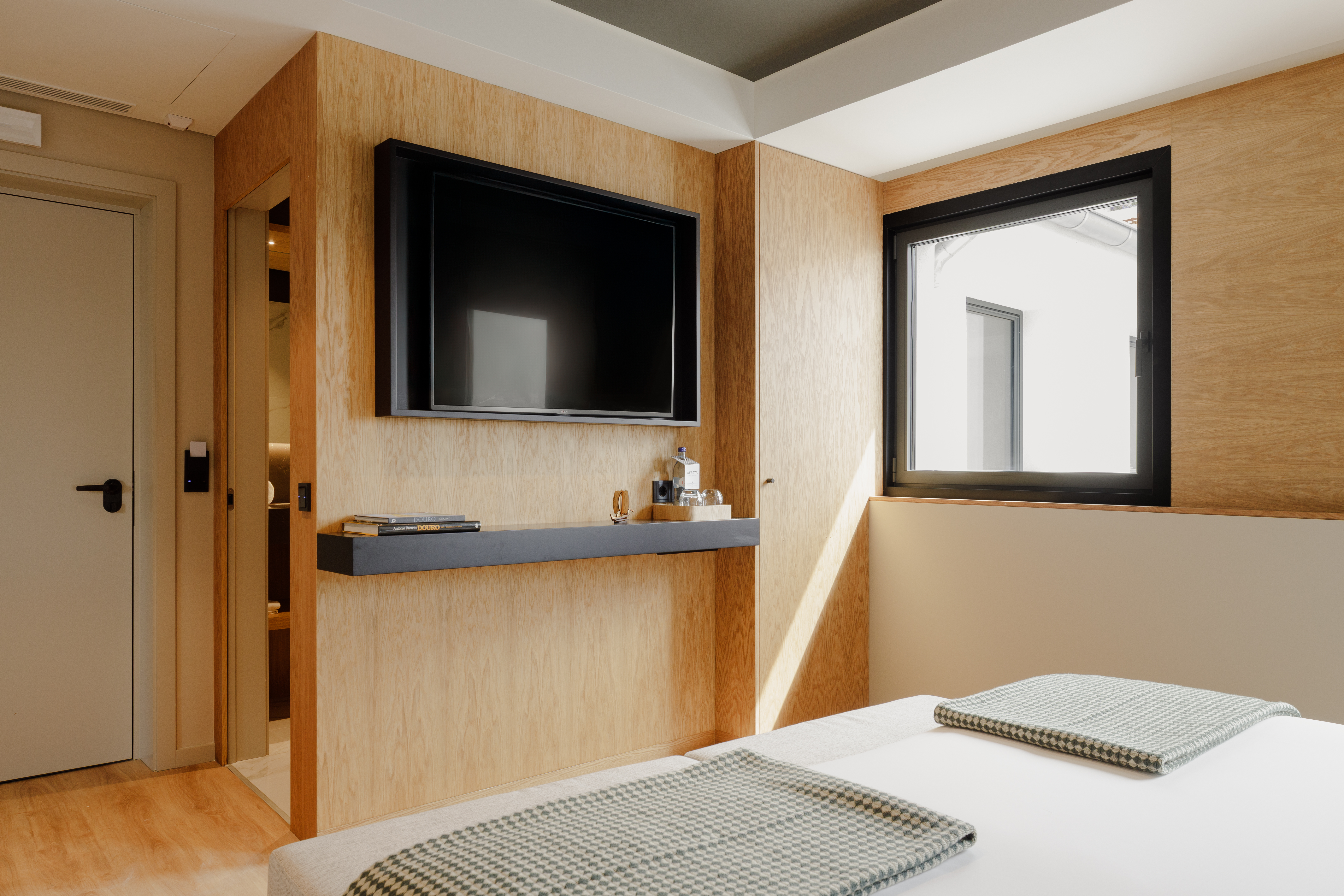 Quadruple Two Bedrooms with Views