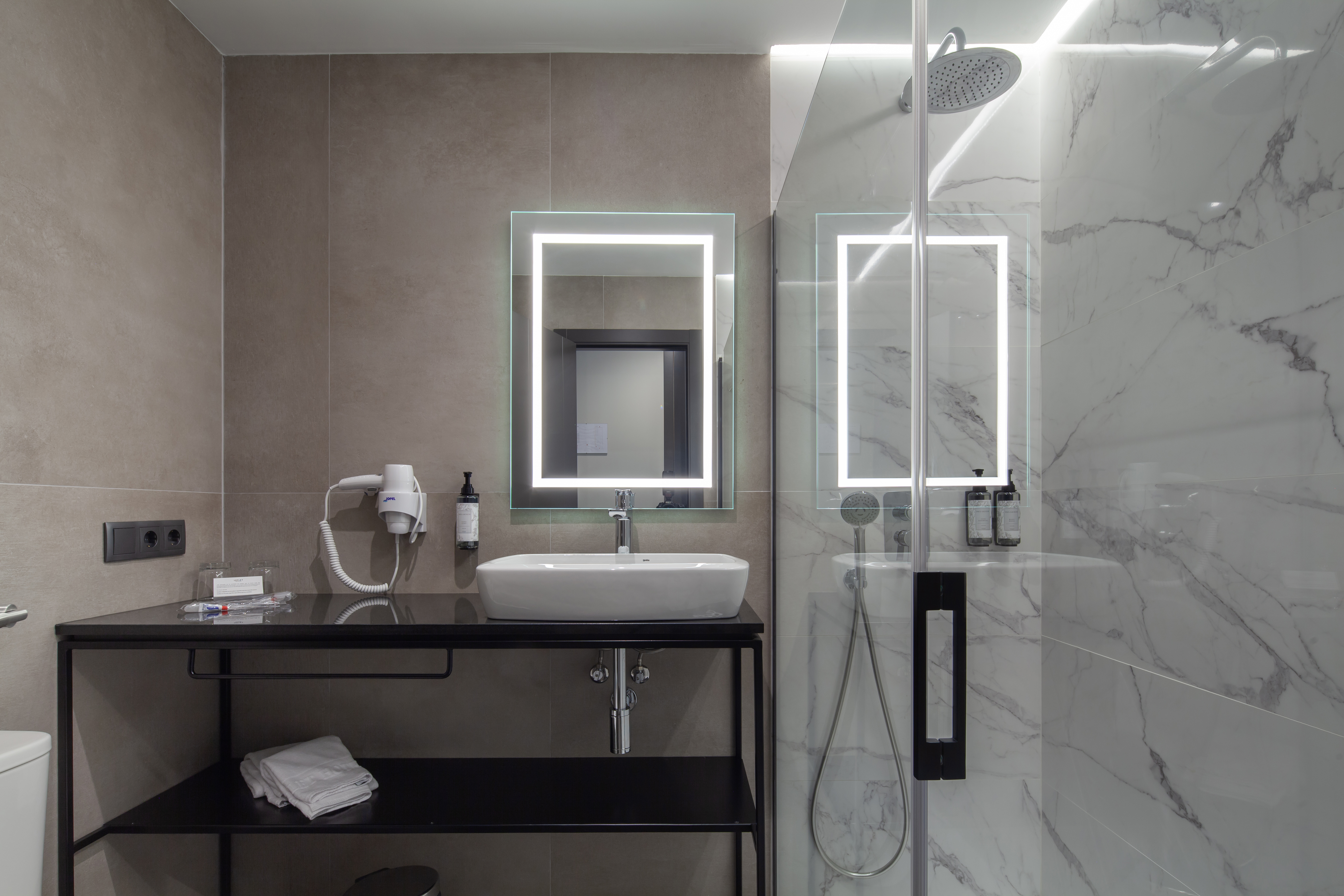 Double or Twin Standard