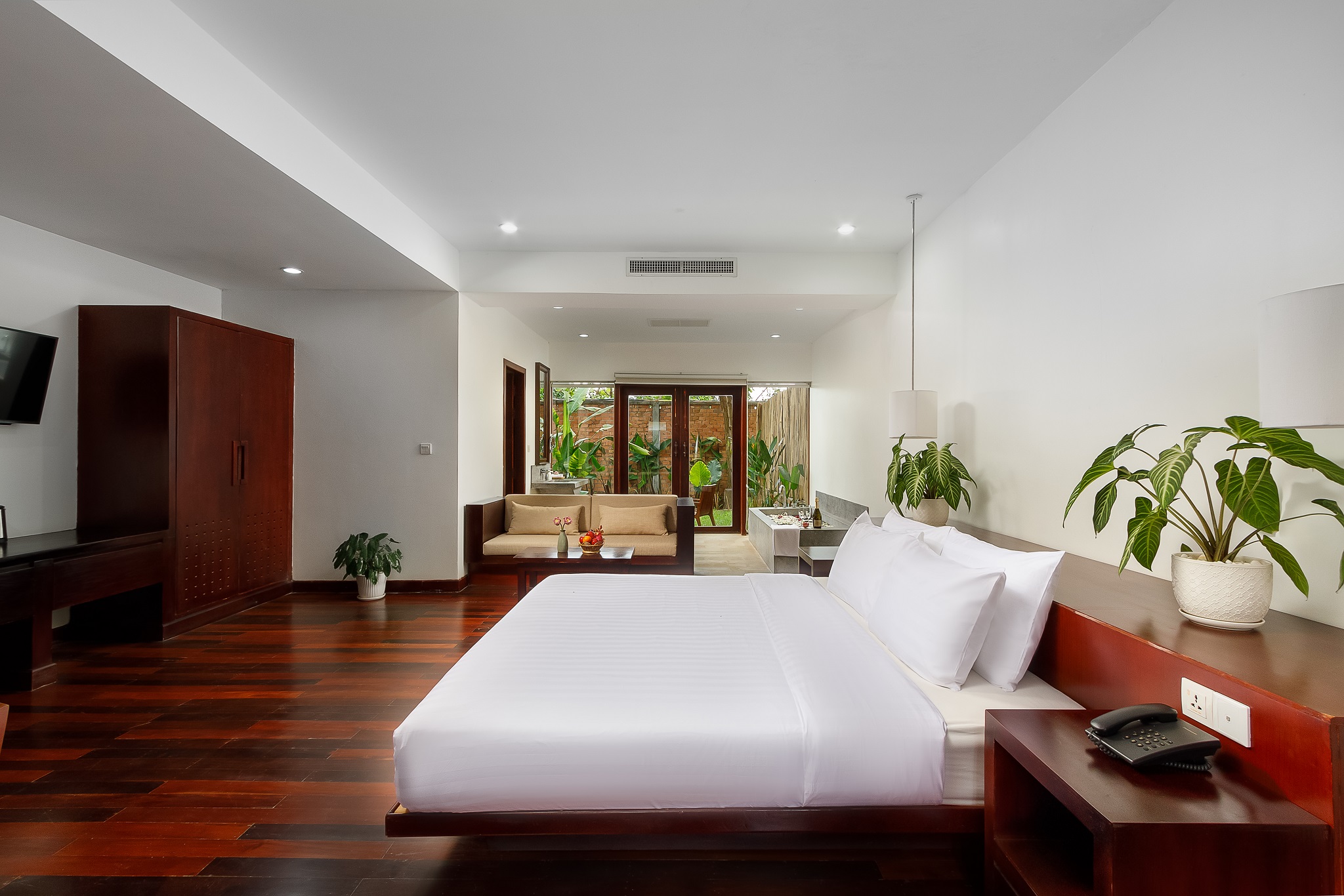 Junior Suite King Size Bed