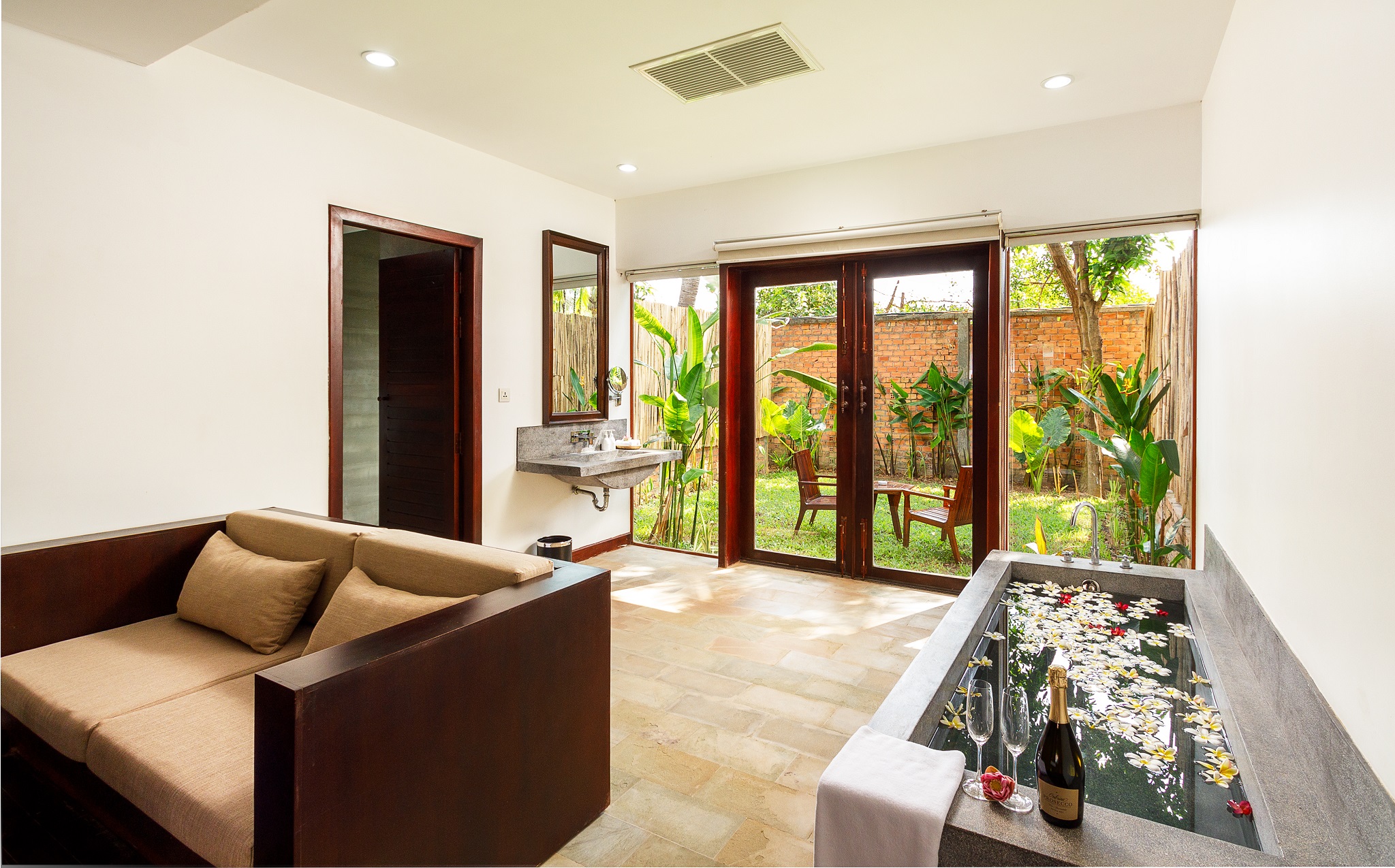 Junior Suite King Size Bed