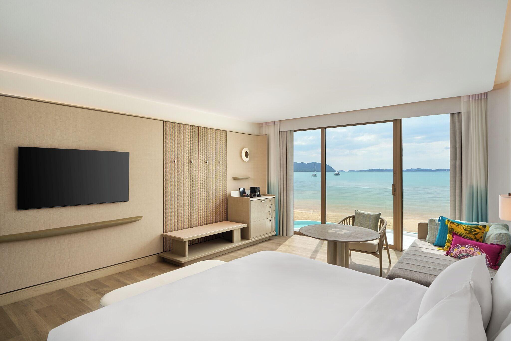 Double Ocean Front King Bed