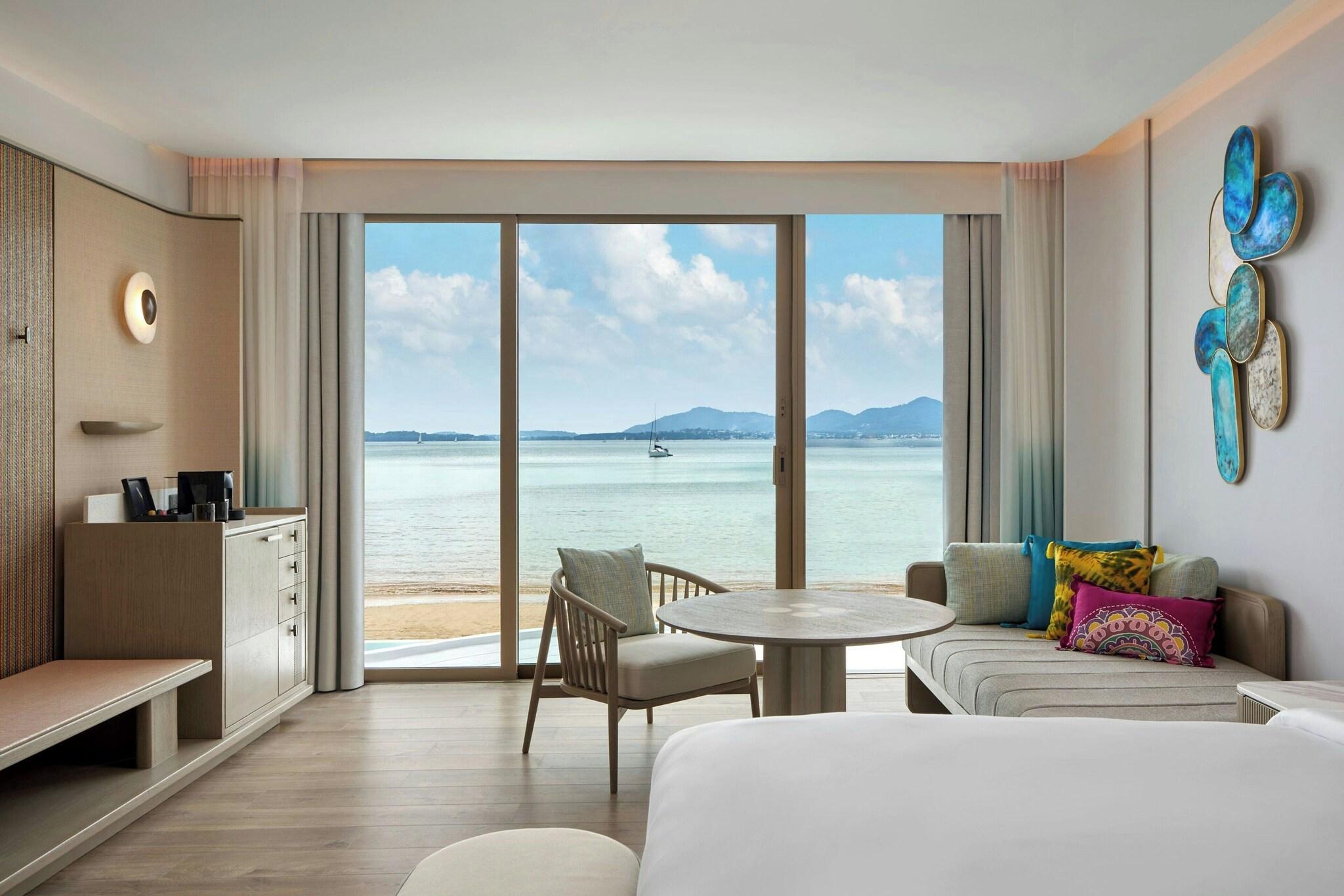 Double Ocean Front King Bed
