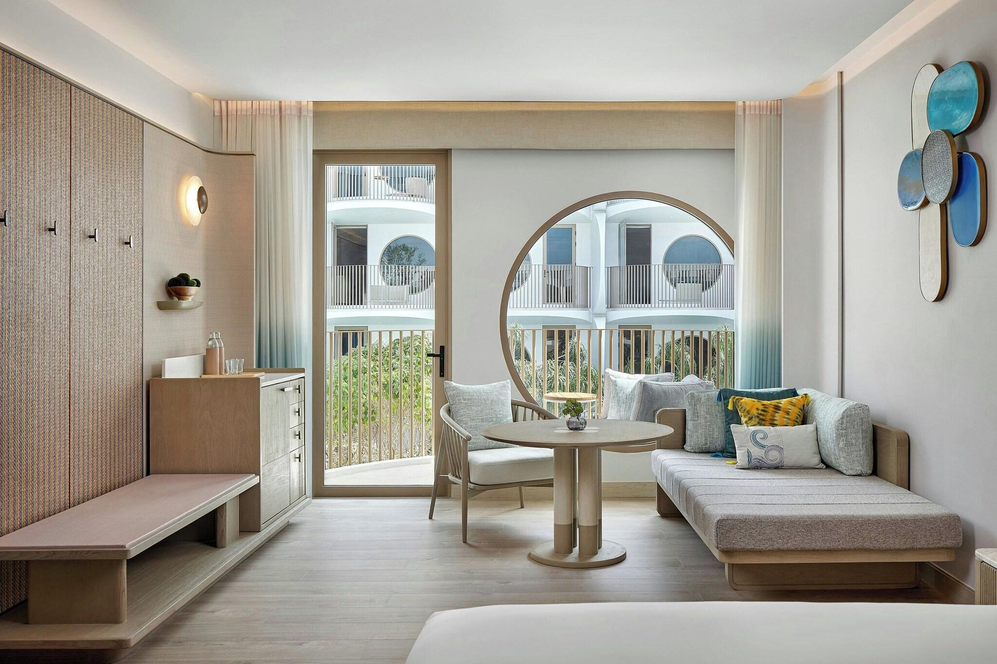Double Deluxe King Bed