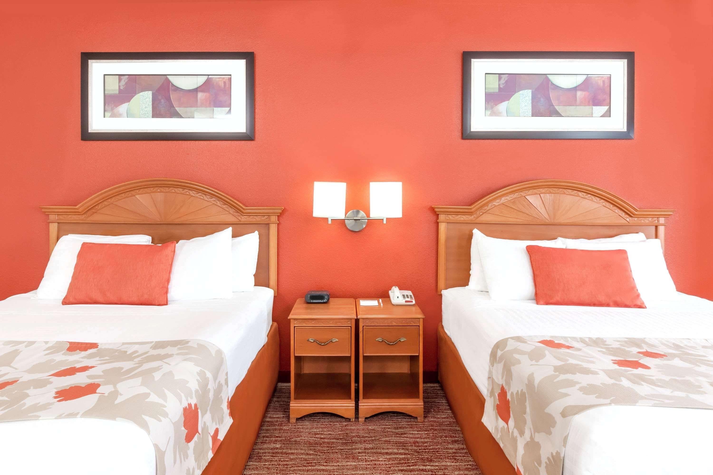 Suite Two Queen Beds