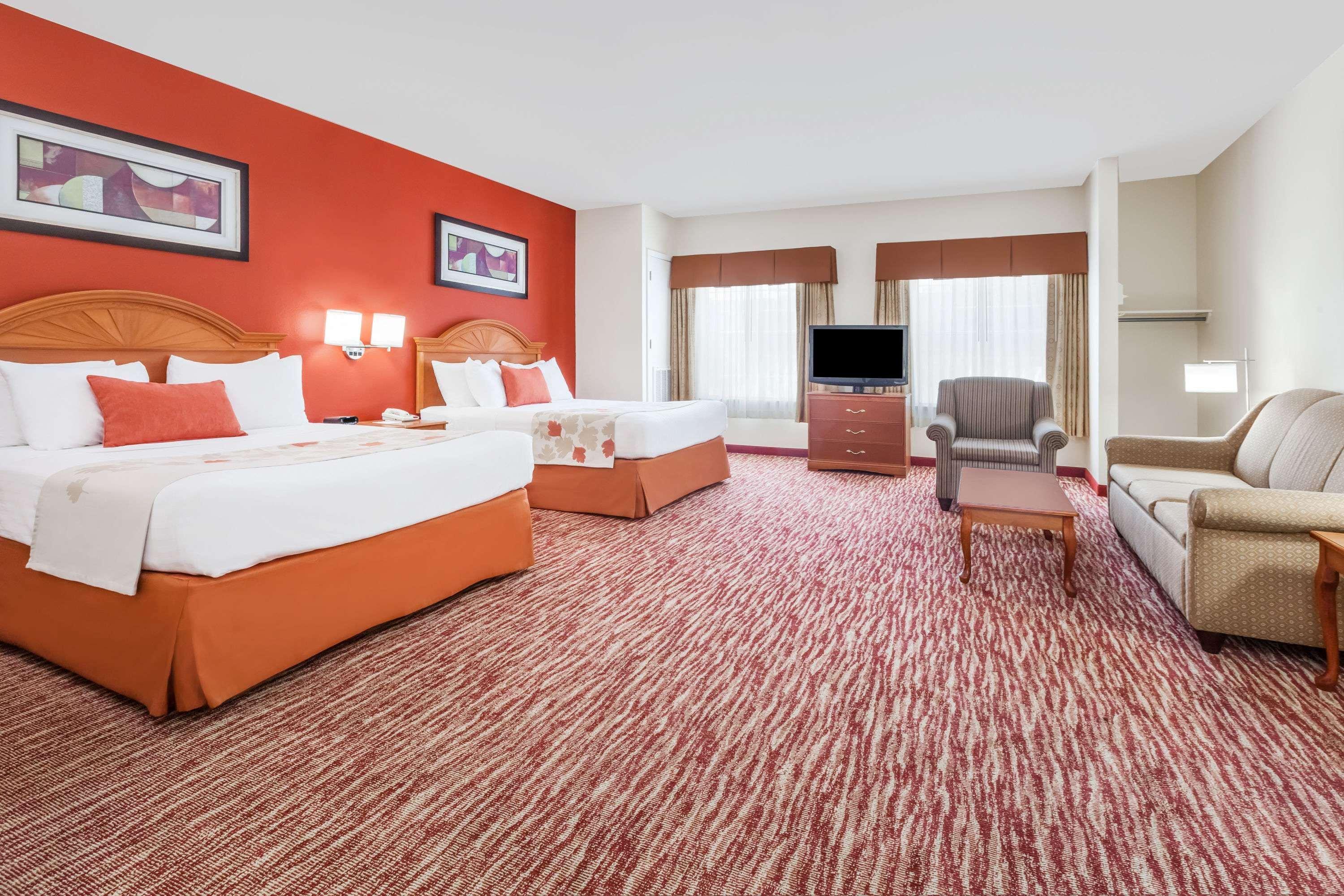 Suite Two Queen Beds