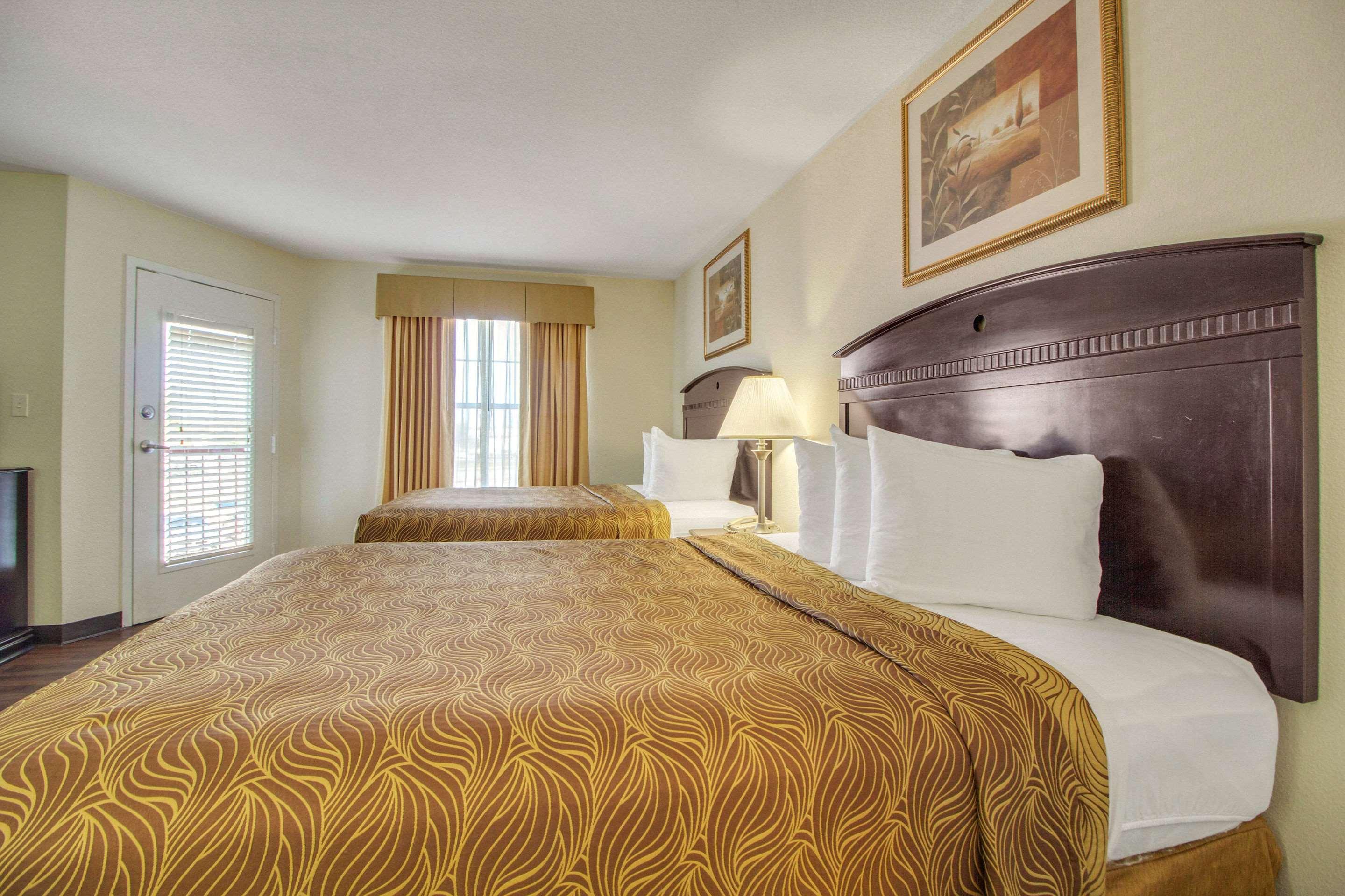 Suite Two Queen Beds Non Smoking