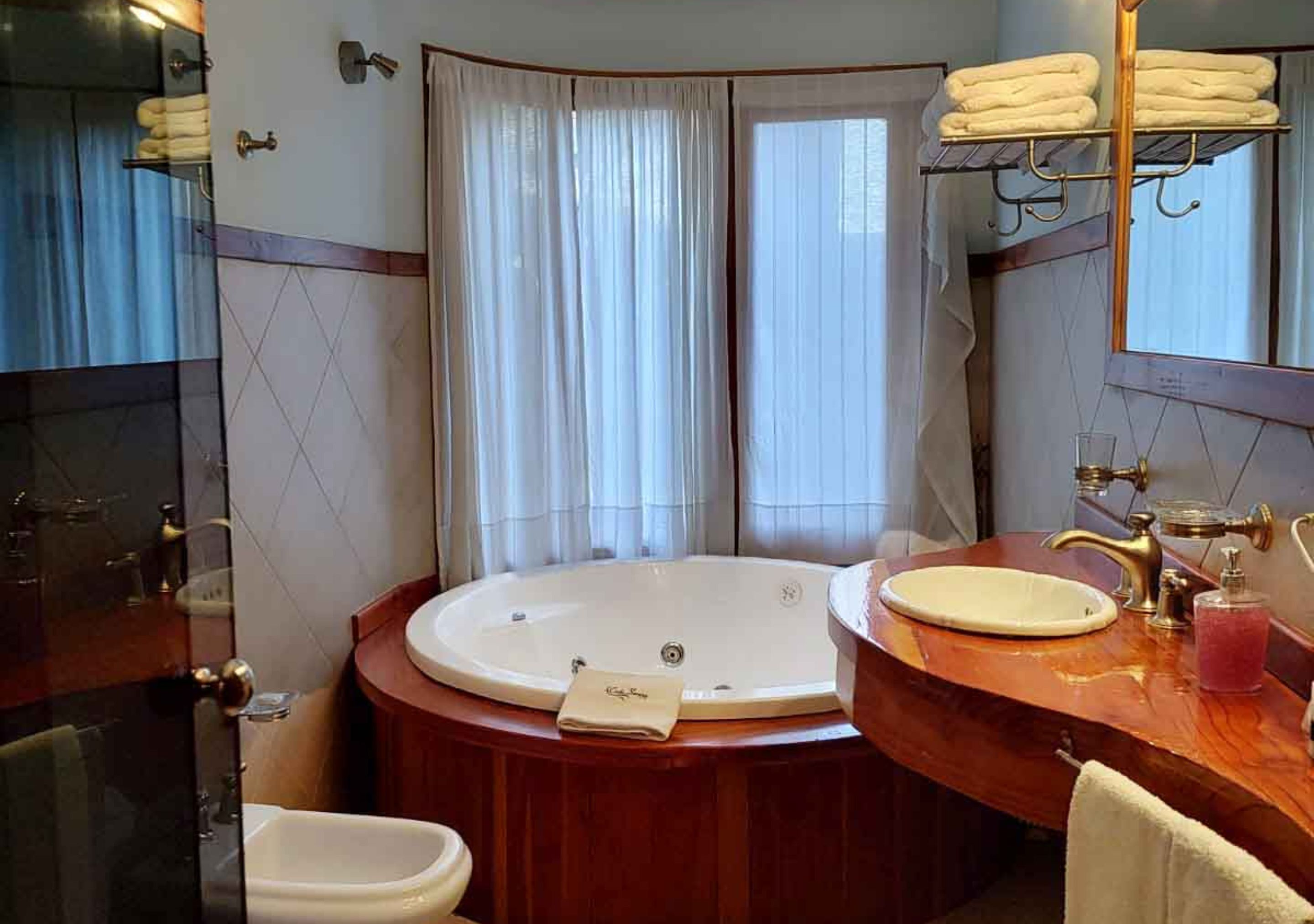 Bungalow Two Bedrooms Two Bathrooms