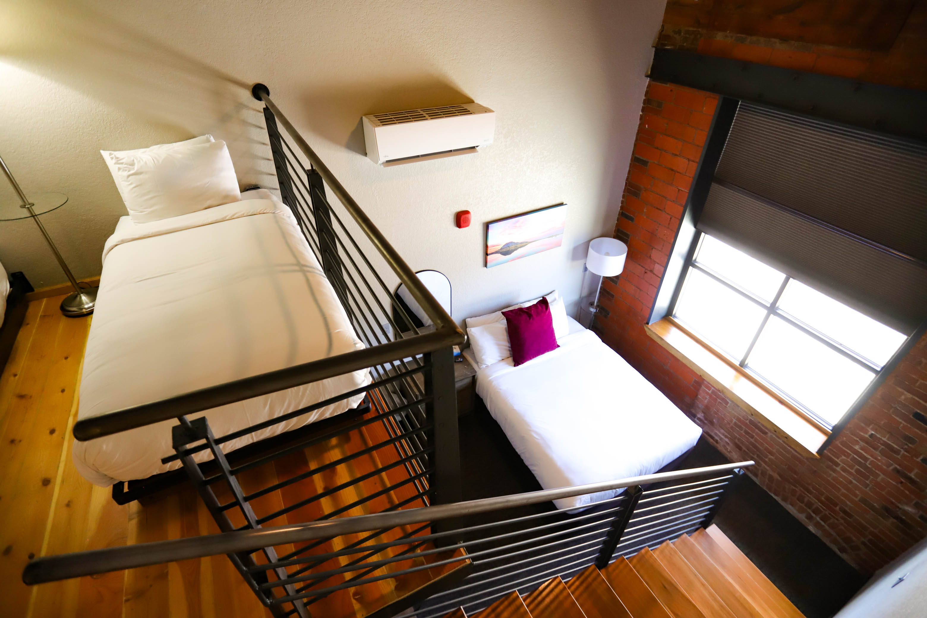 Double Single Deluxe Queen Bed