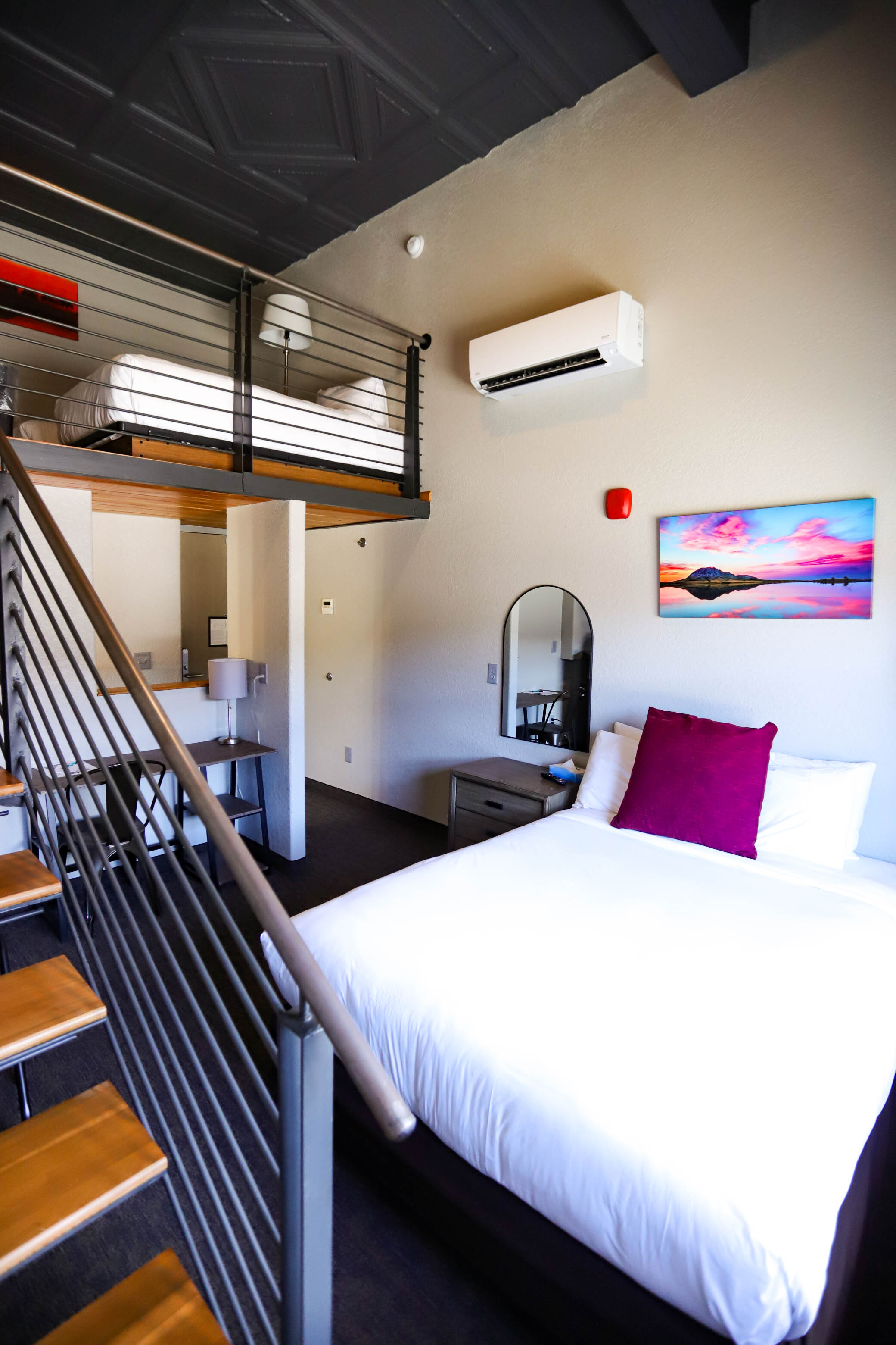 Double Single Deluxe Queen Bed