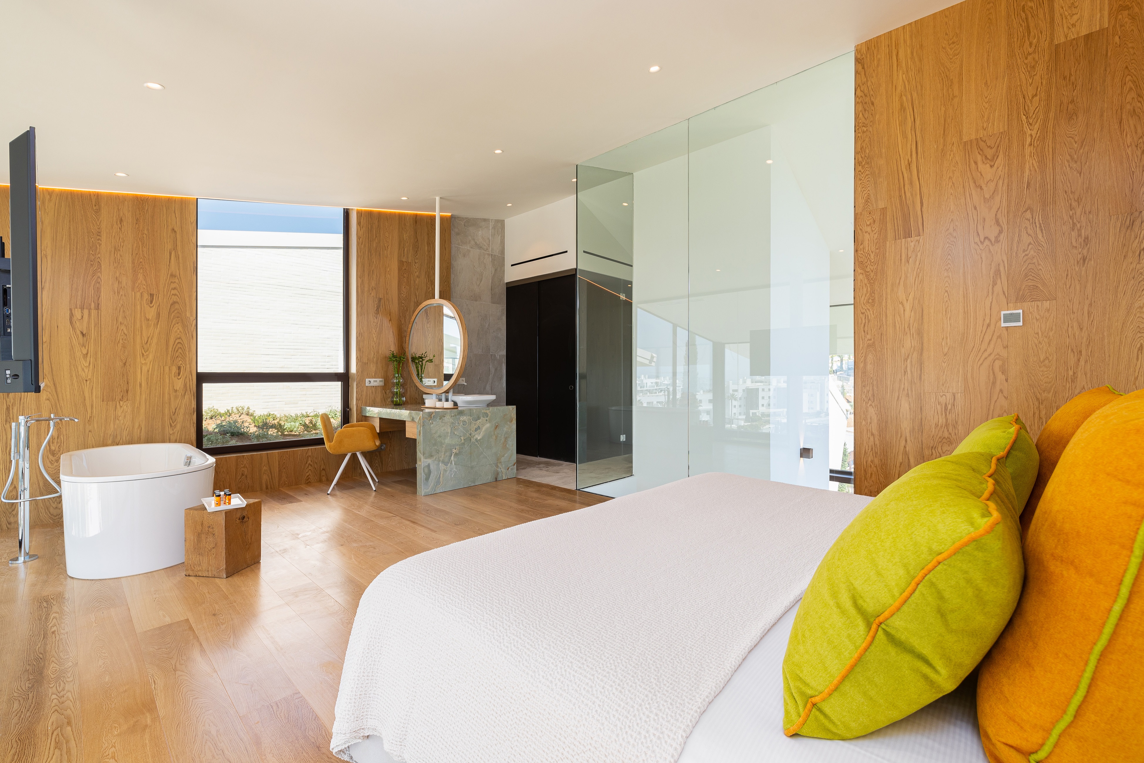 Villa Four Bedrooms with More Than Three Bathrooms