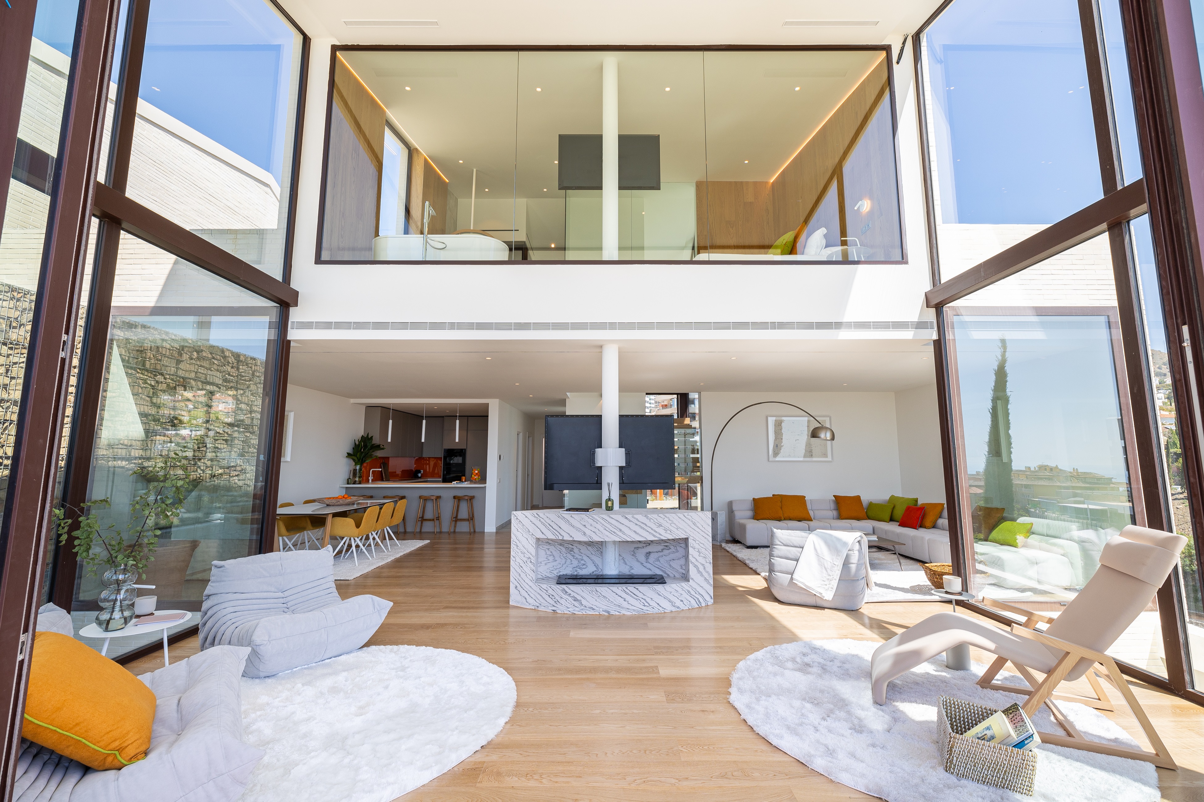 Villa Four Bedrooms with More Than Three Bathrooms