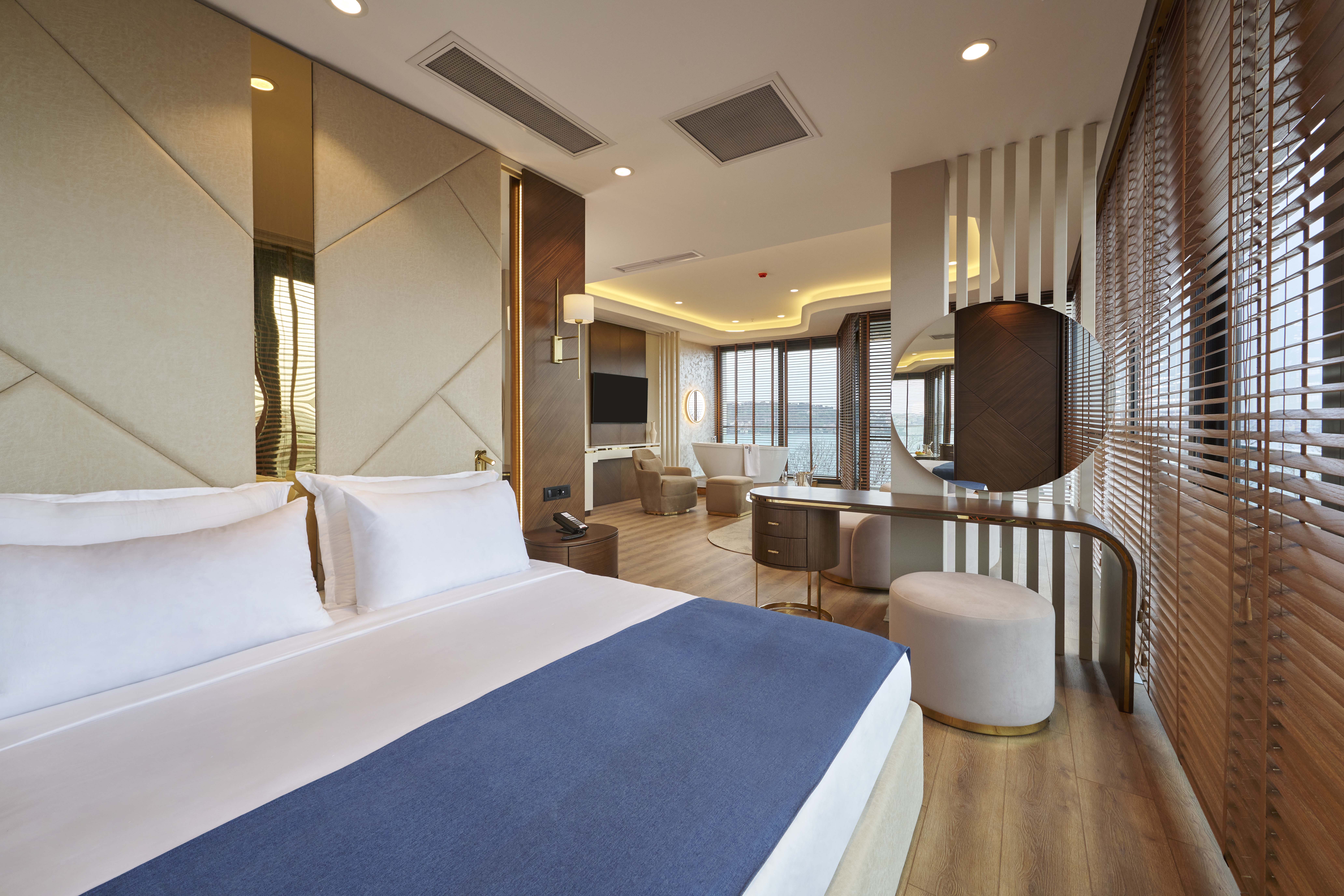 Suite Sea View with Balcony