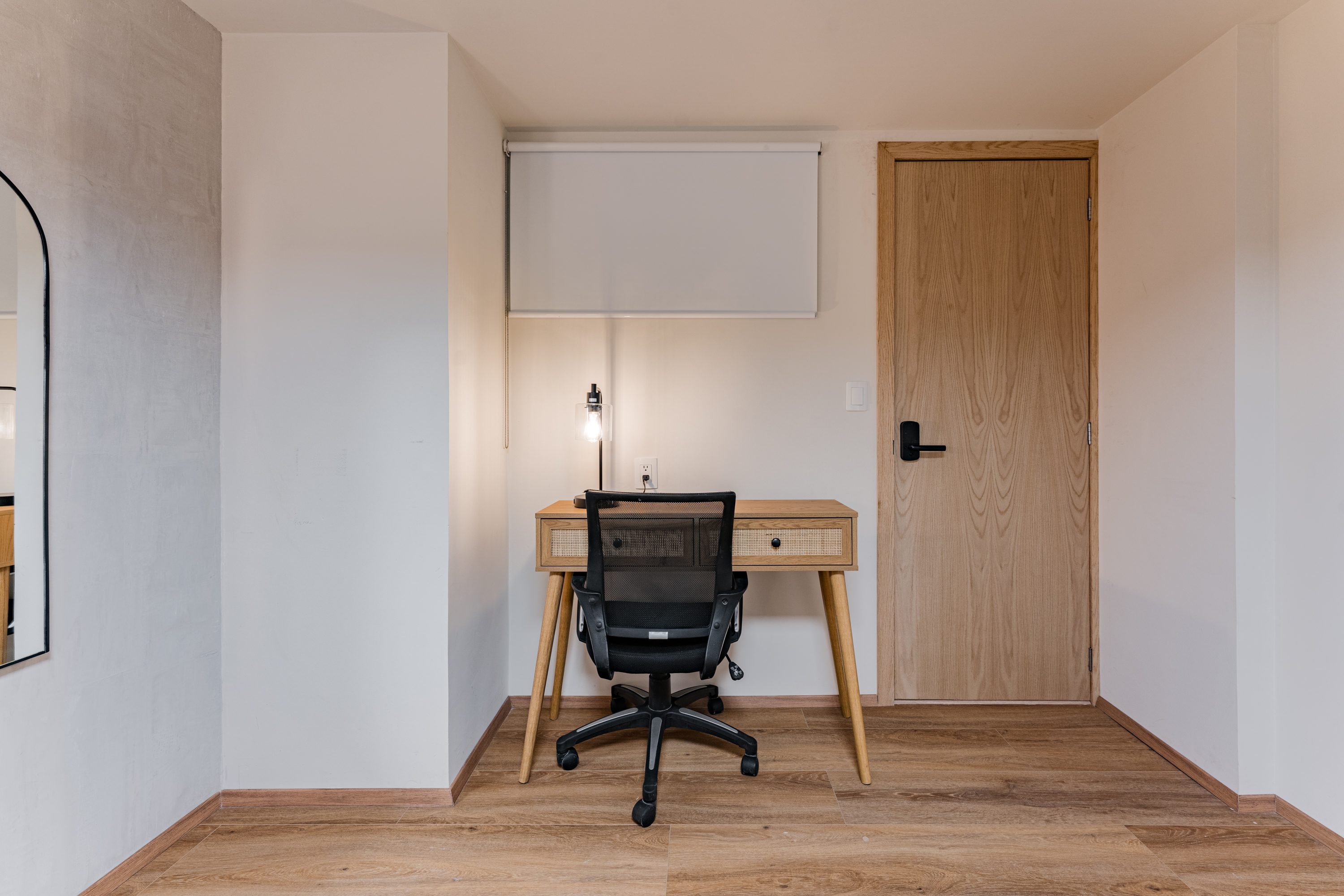 Double Single Deluxe Queen Bed