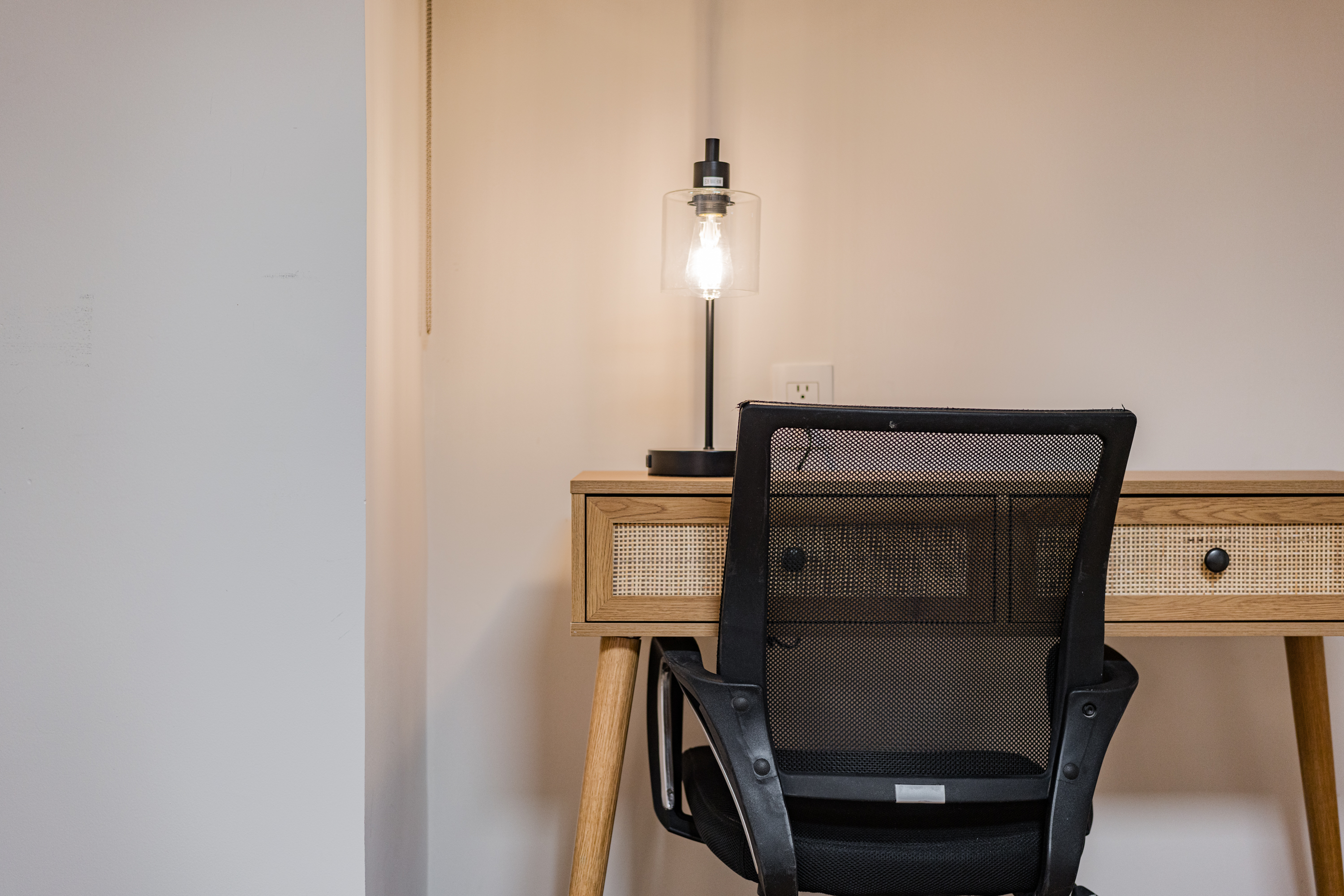 Double Single Deluxe Queen Bed