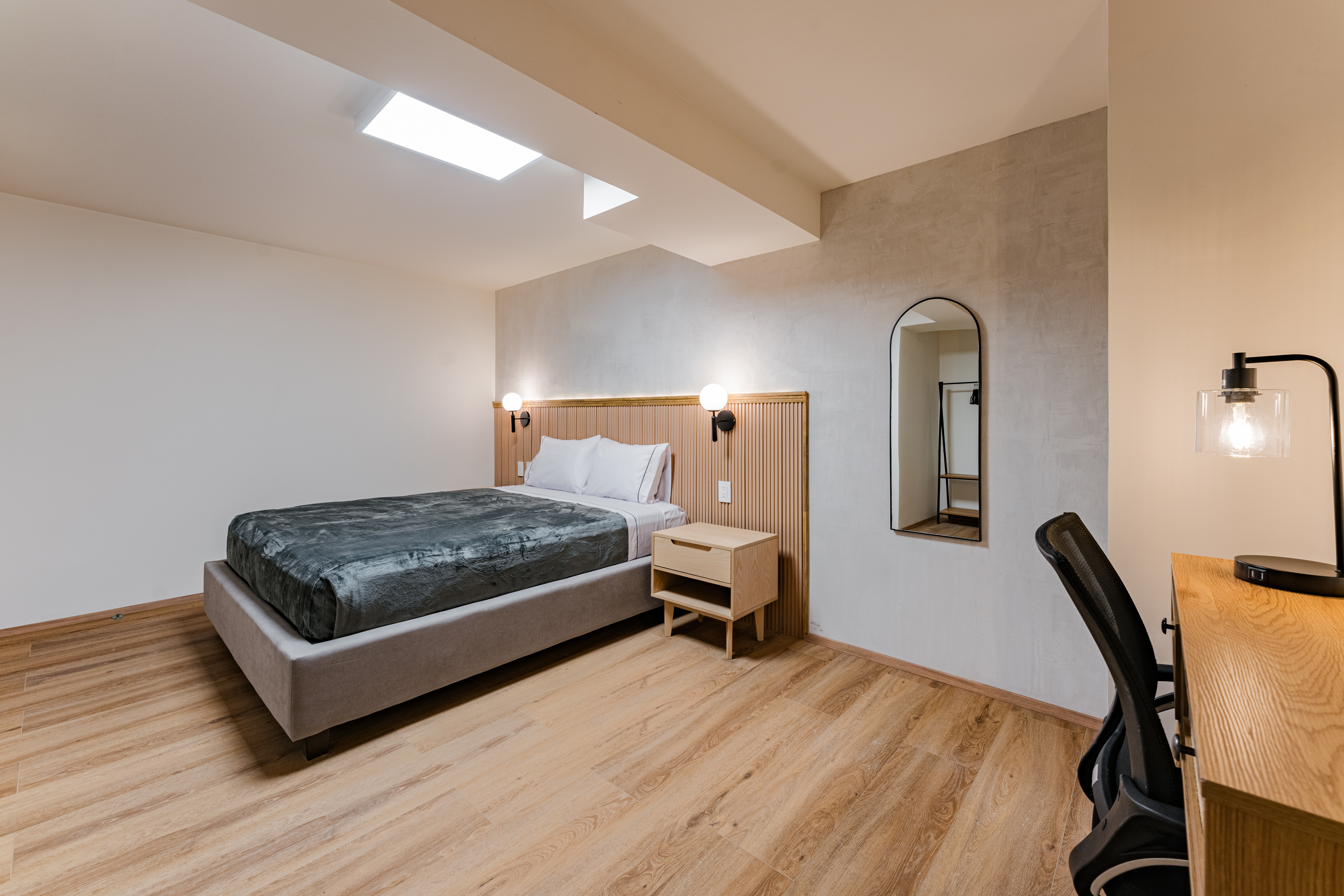 Double Single Deluxe Queen Bed