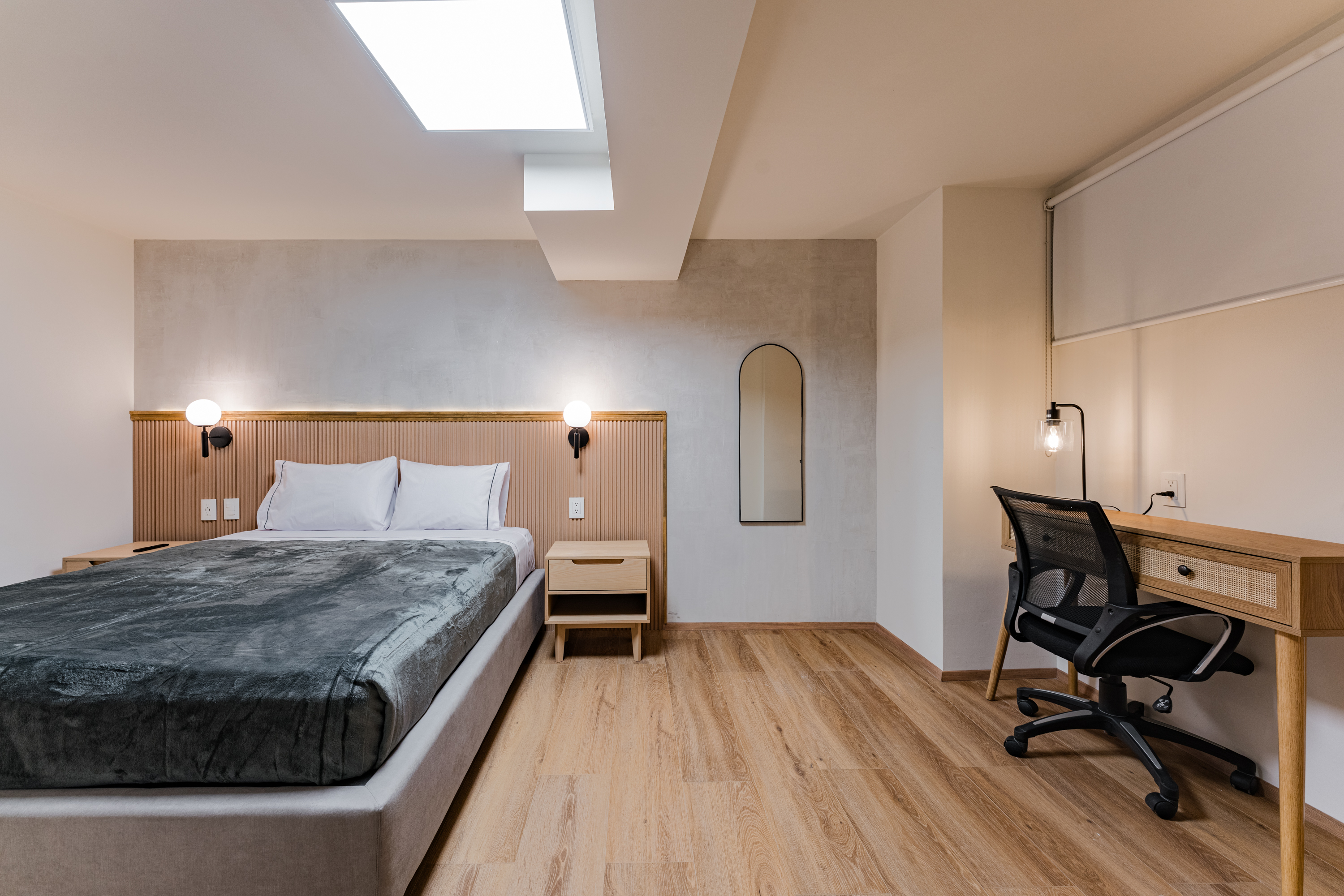 Double Single Deluxe Queen Bed