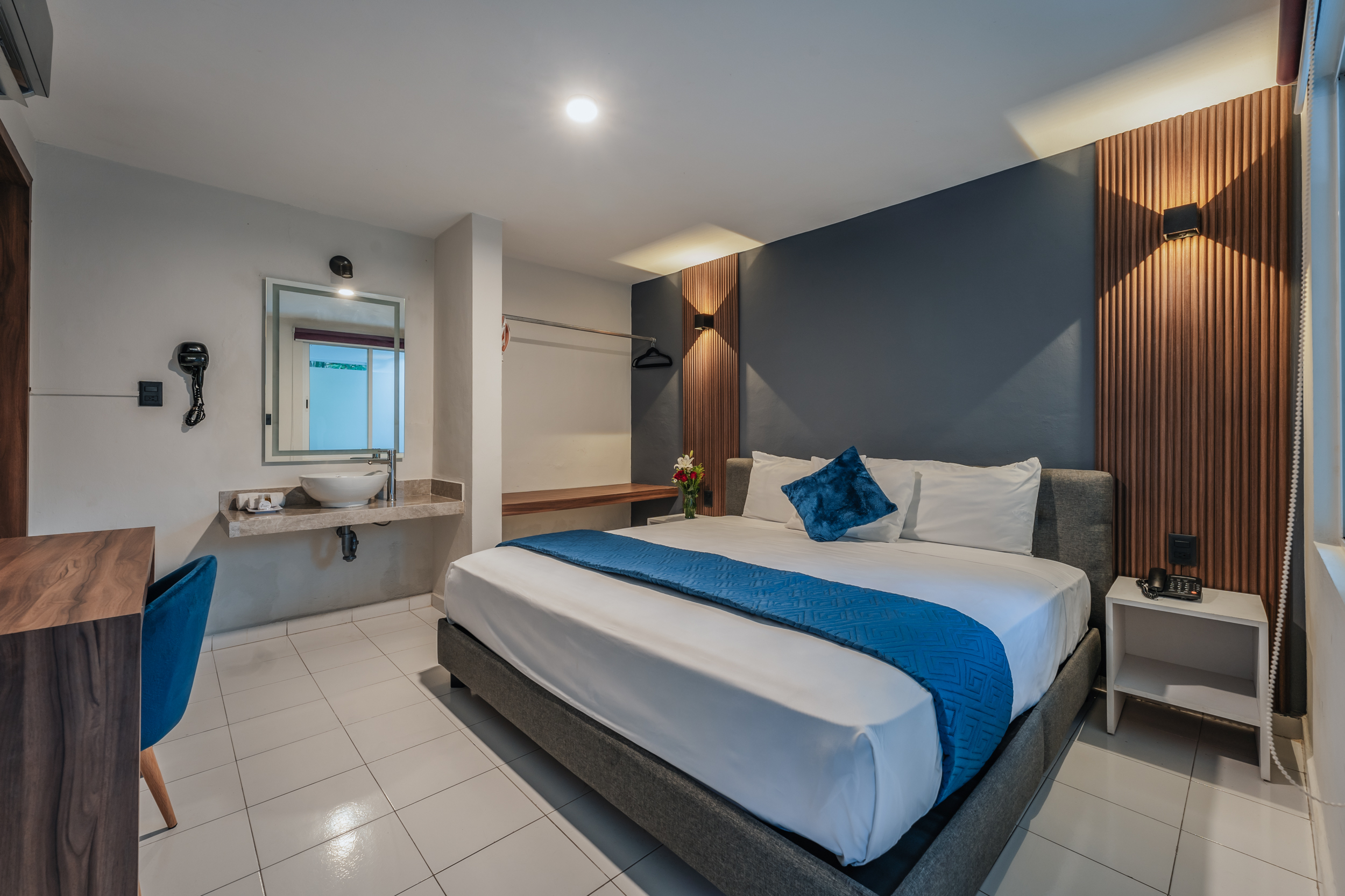 Double Deluxe King Bed