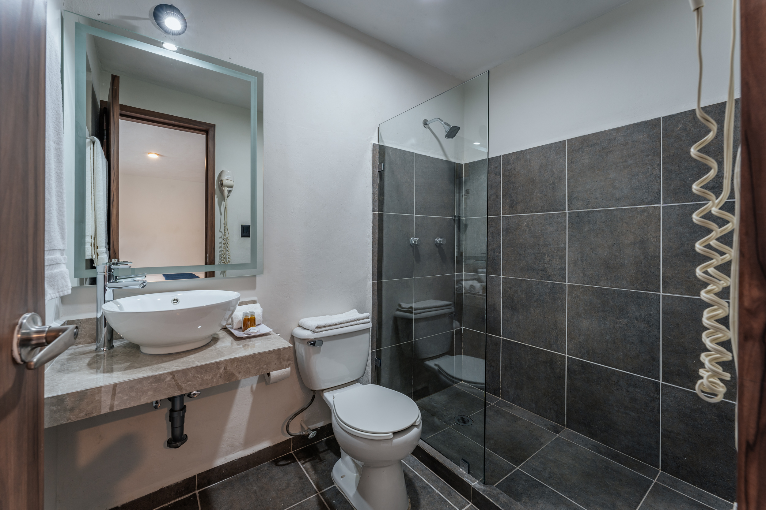 Double Deluxe King Bed