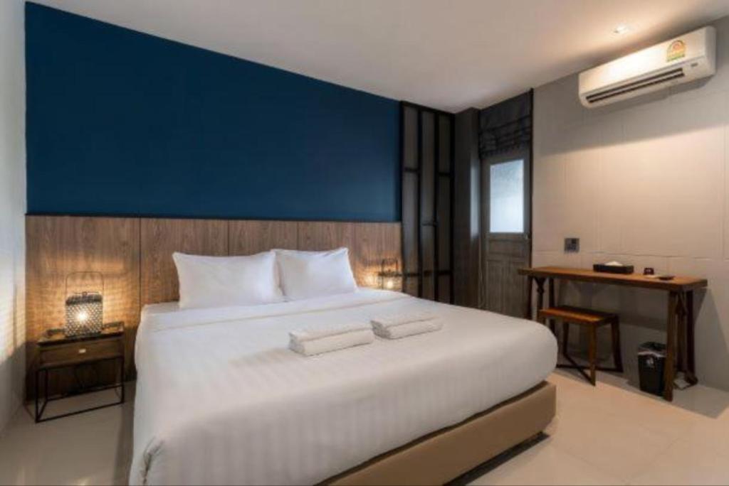 Double Superior with Double Bed