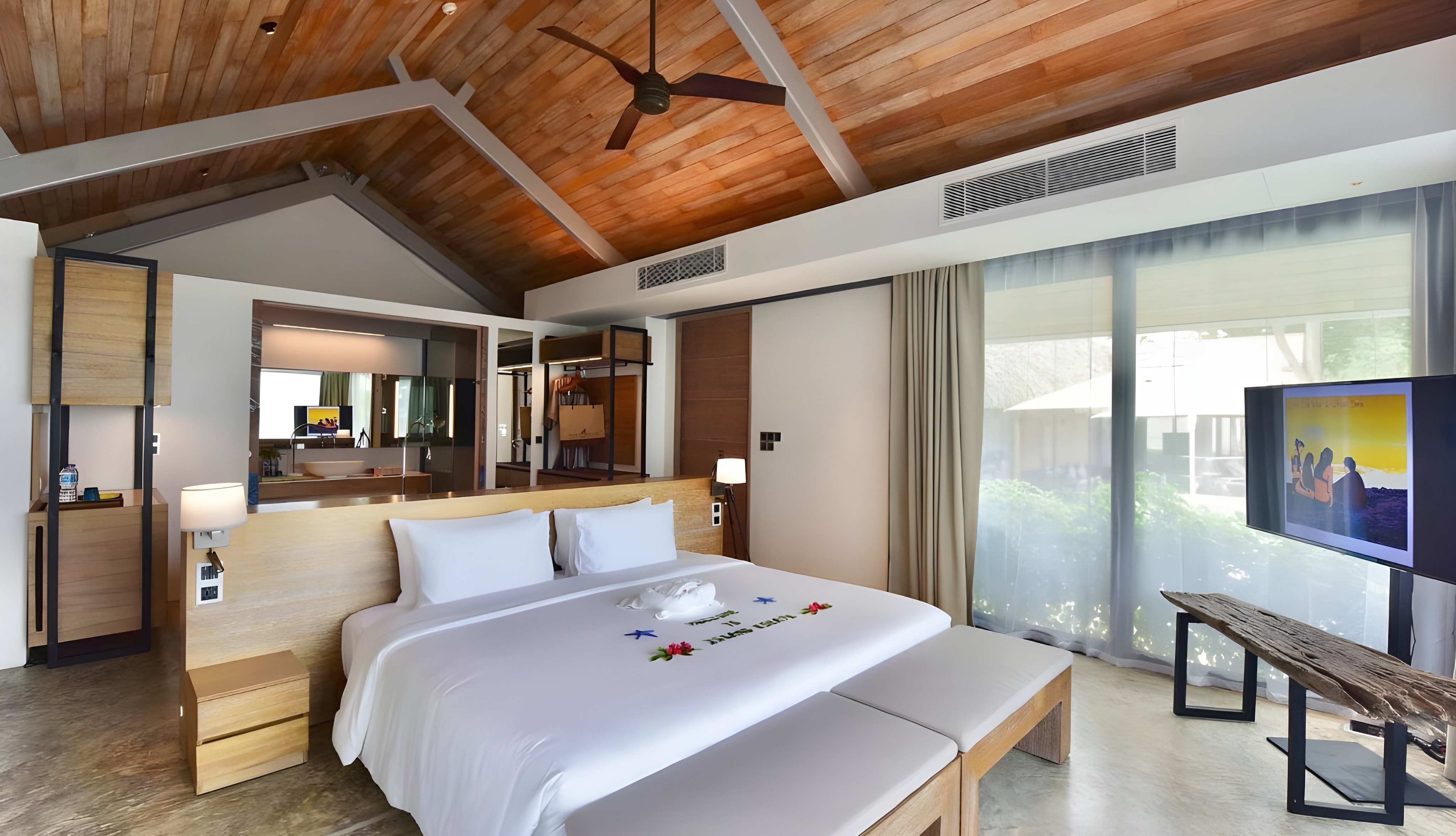 Villa Three Bedrooms Three Bathrooms