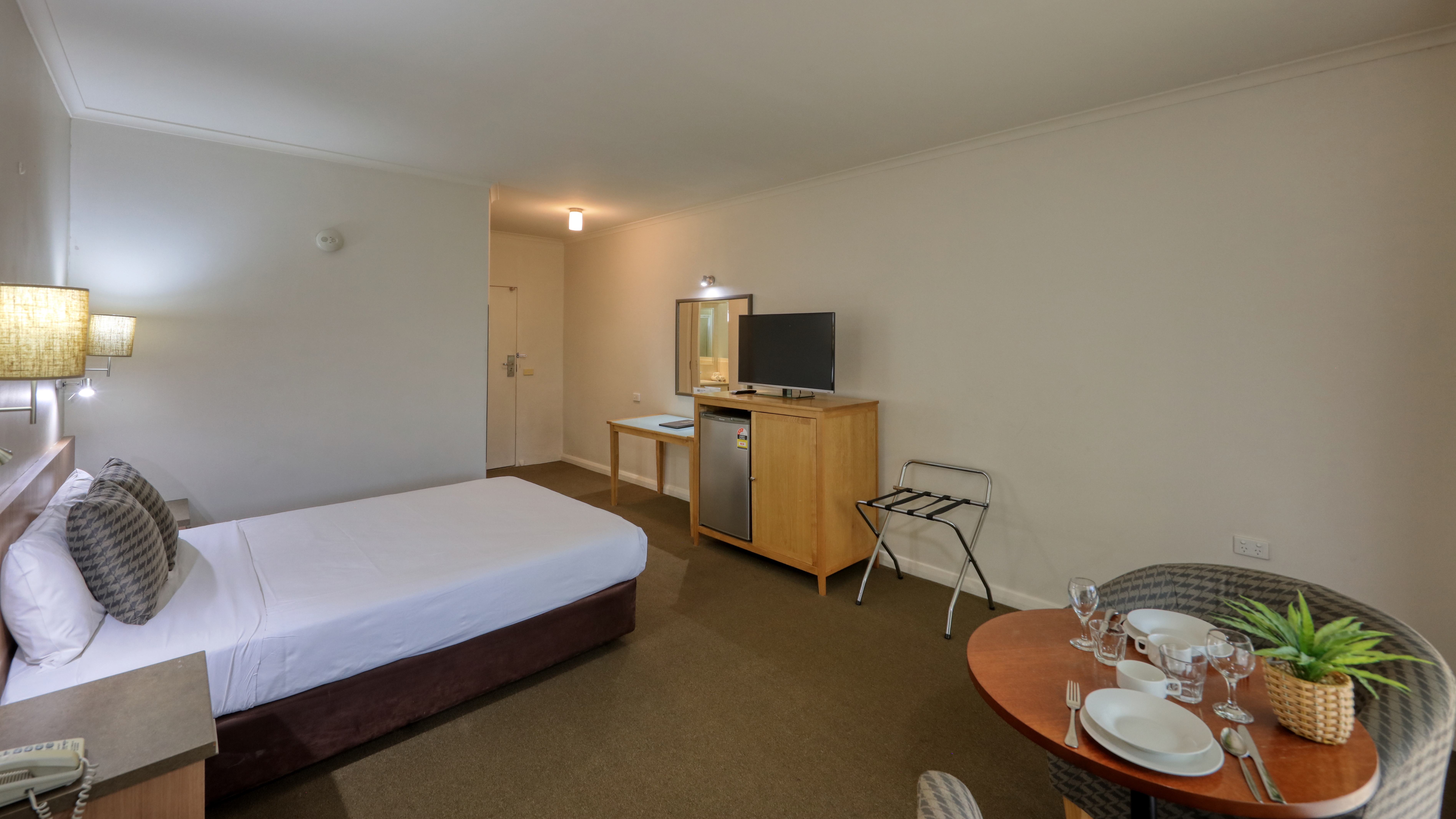 Double Deluxe Queen Bed