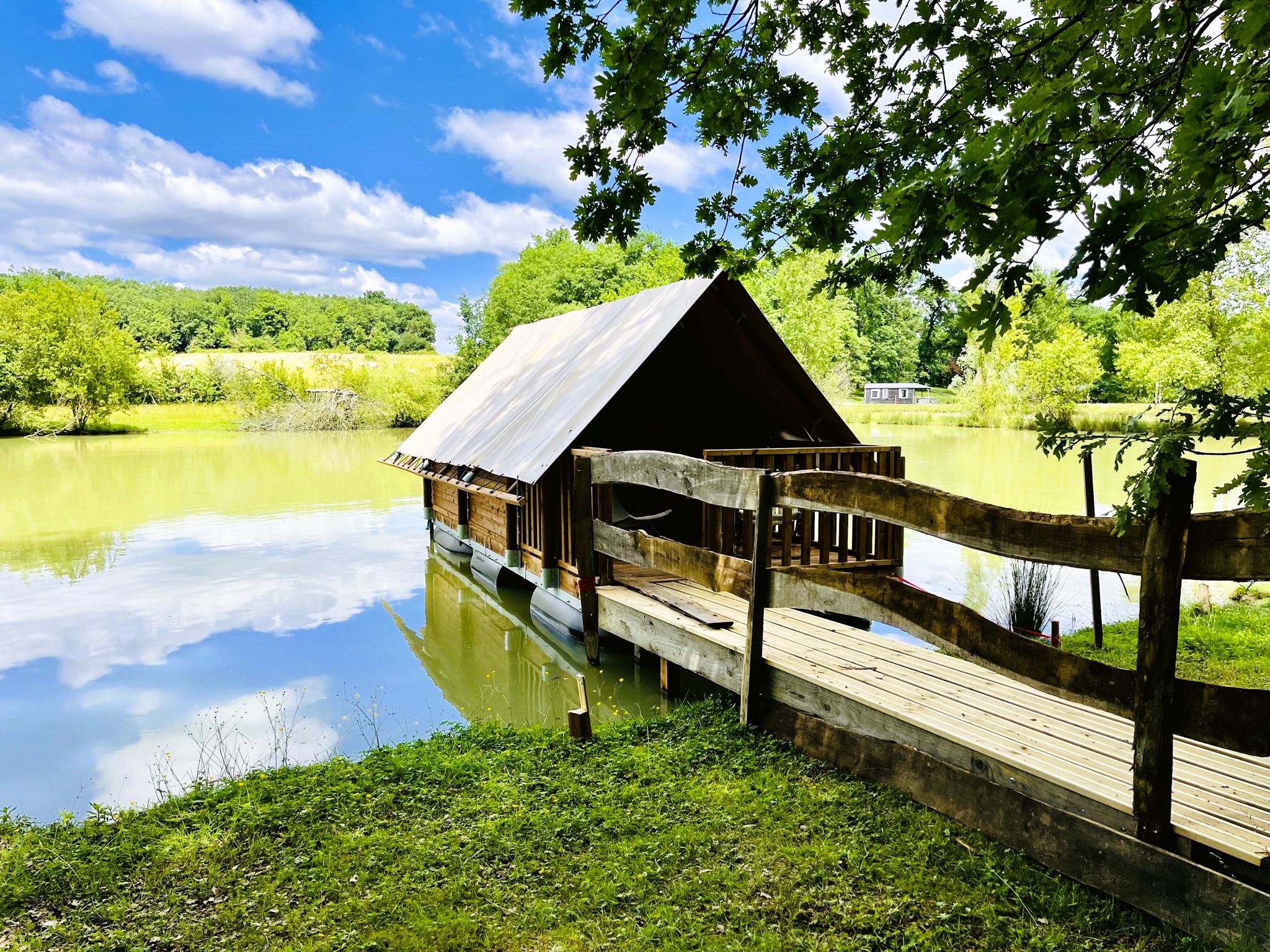 Cabin with Shared Bathroom with Views