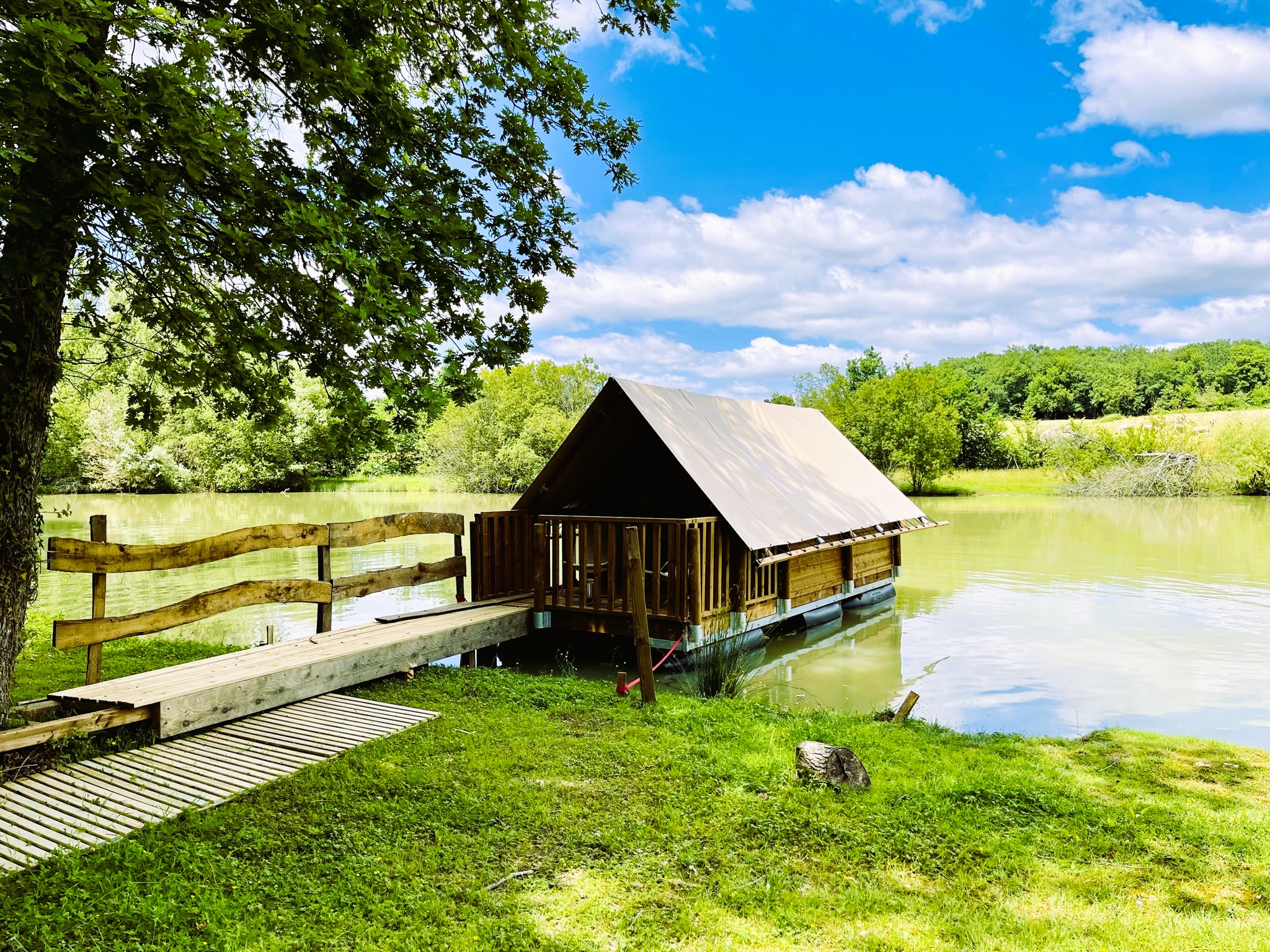 Cabin with Shared Bathroom with Views