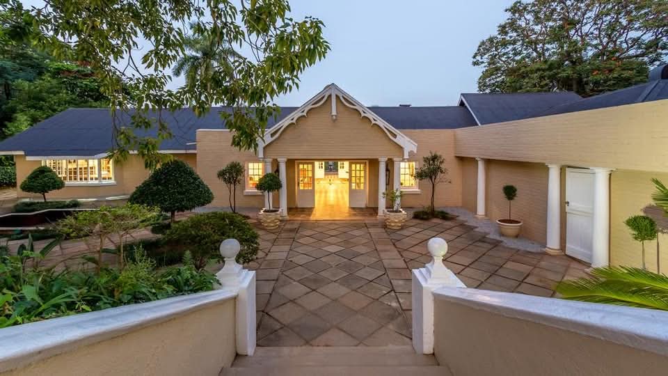 Suite Deluxe King Bed