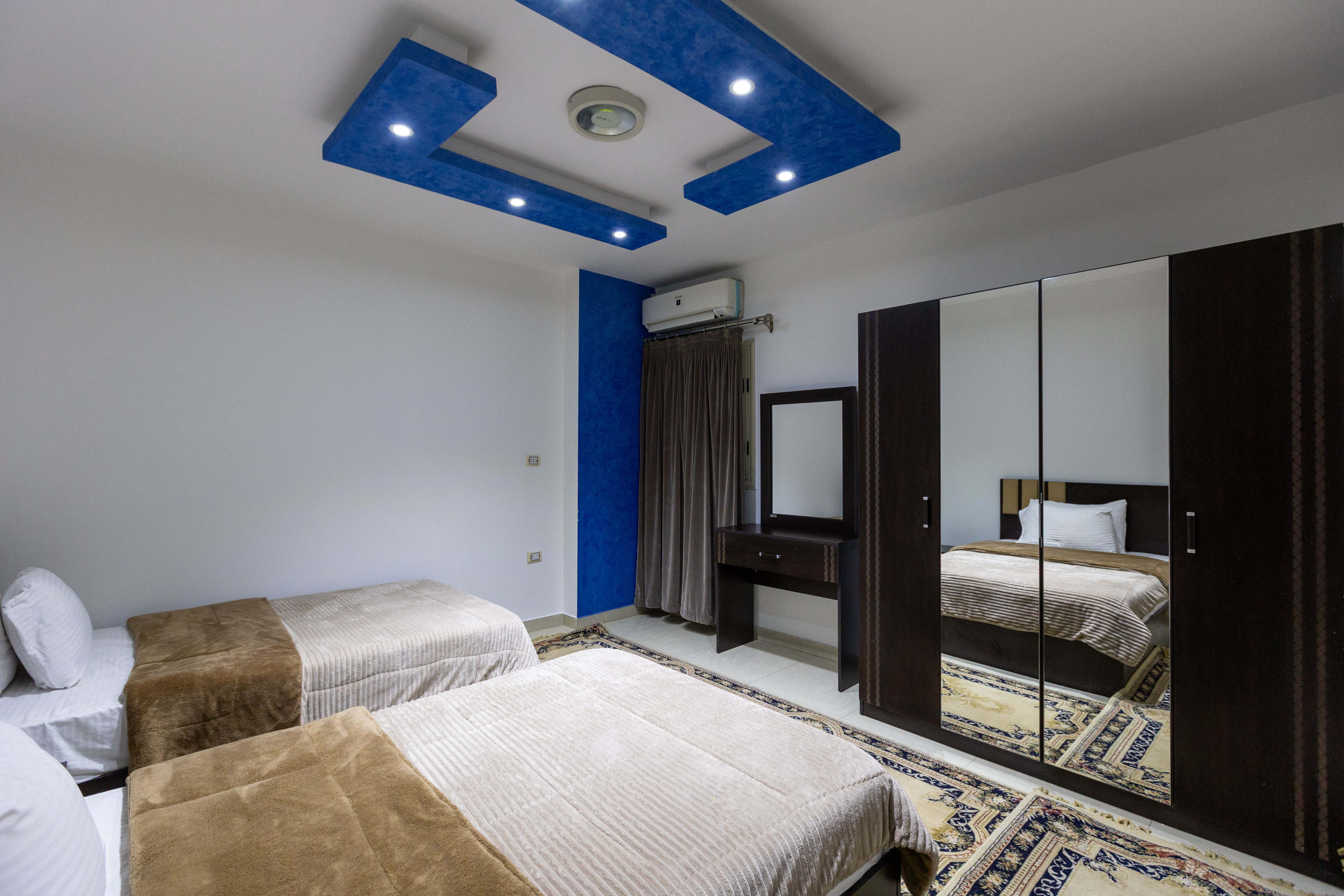 Apartment Three Bedrooms One Bathroom