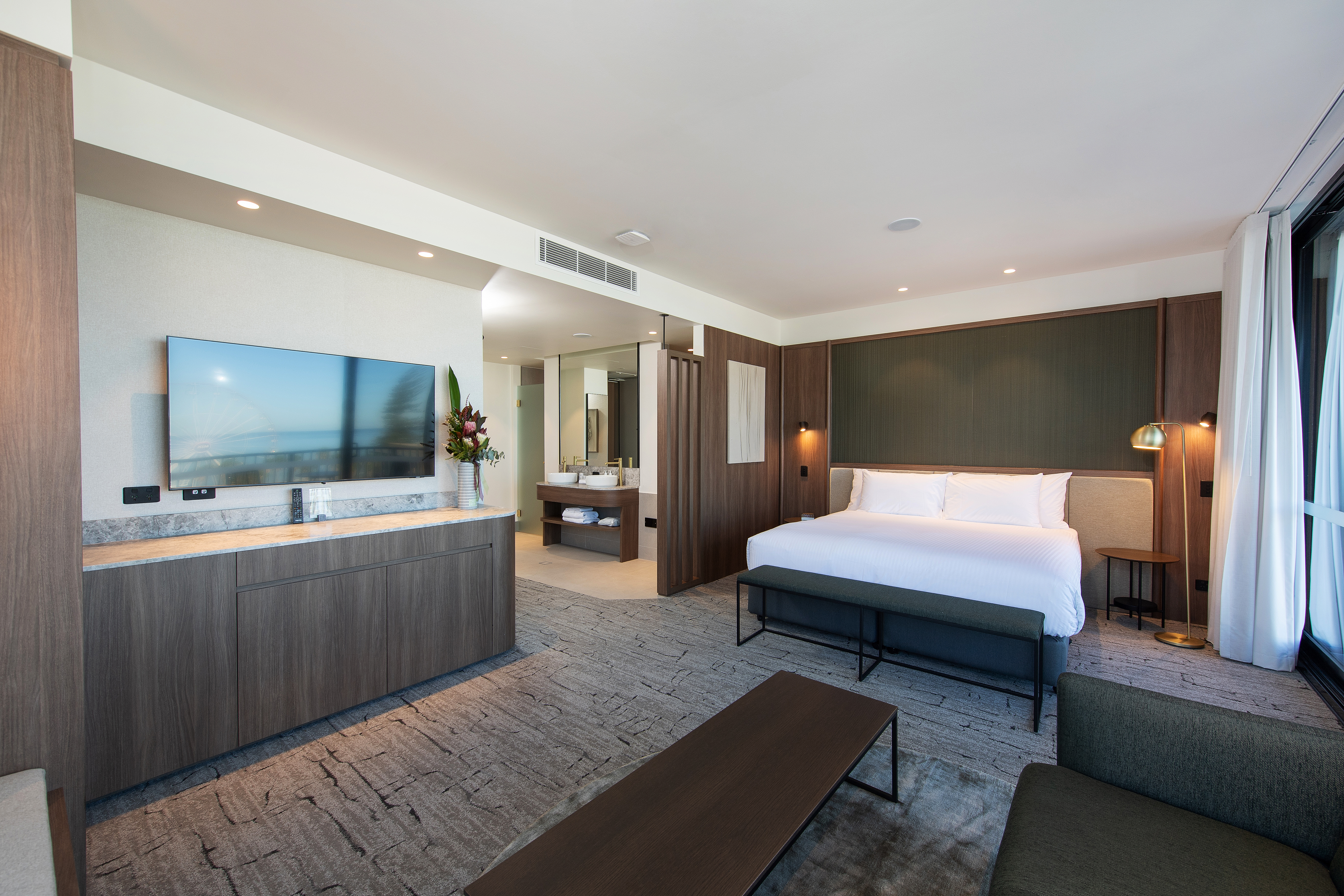 Double Deluxe One Bed