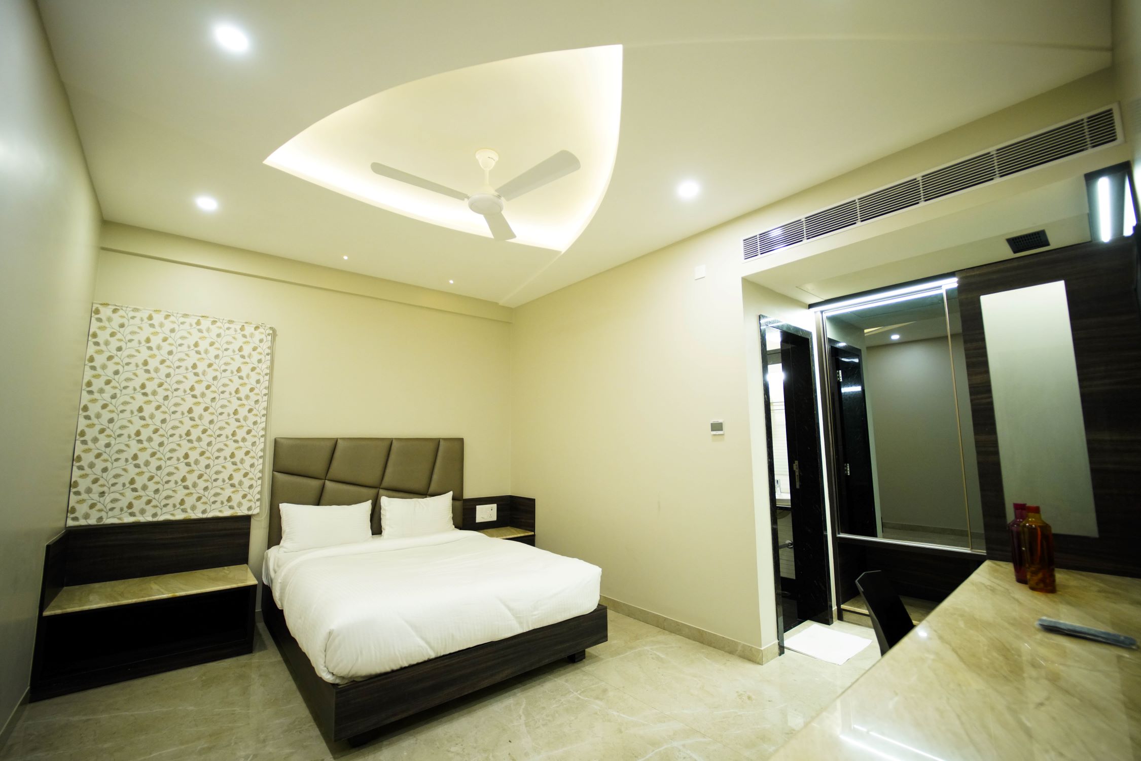 Double or Twin Deluxe King Bed