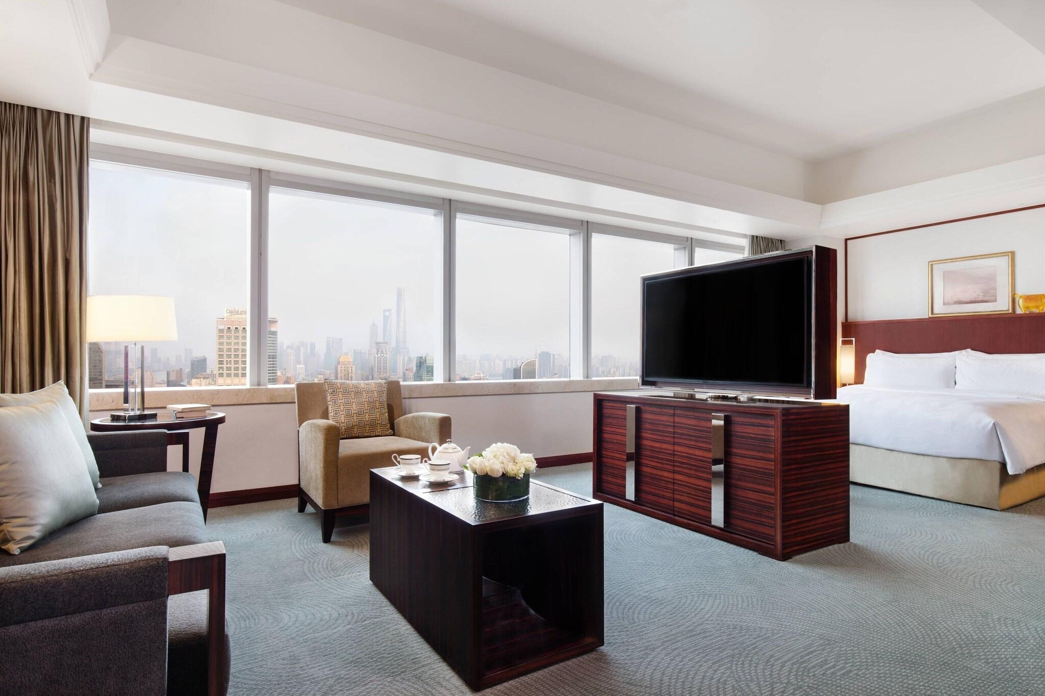 Studio Executive King Bed