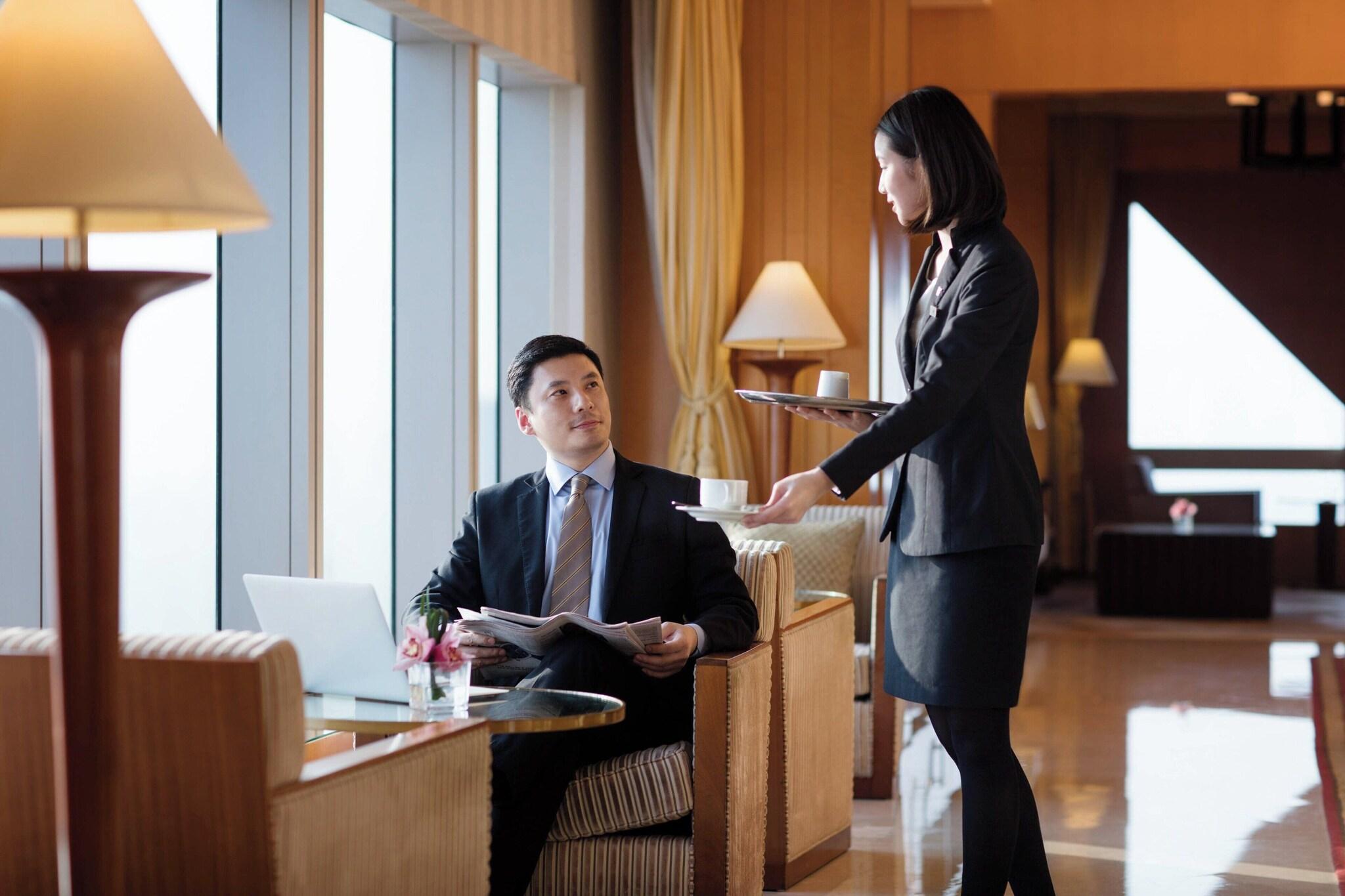 Studio Executive King Bed