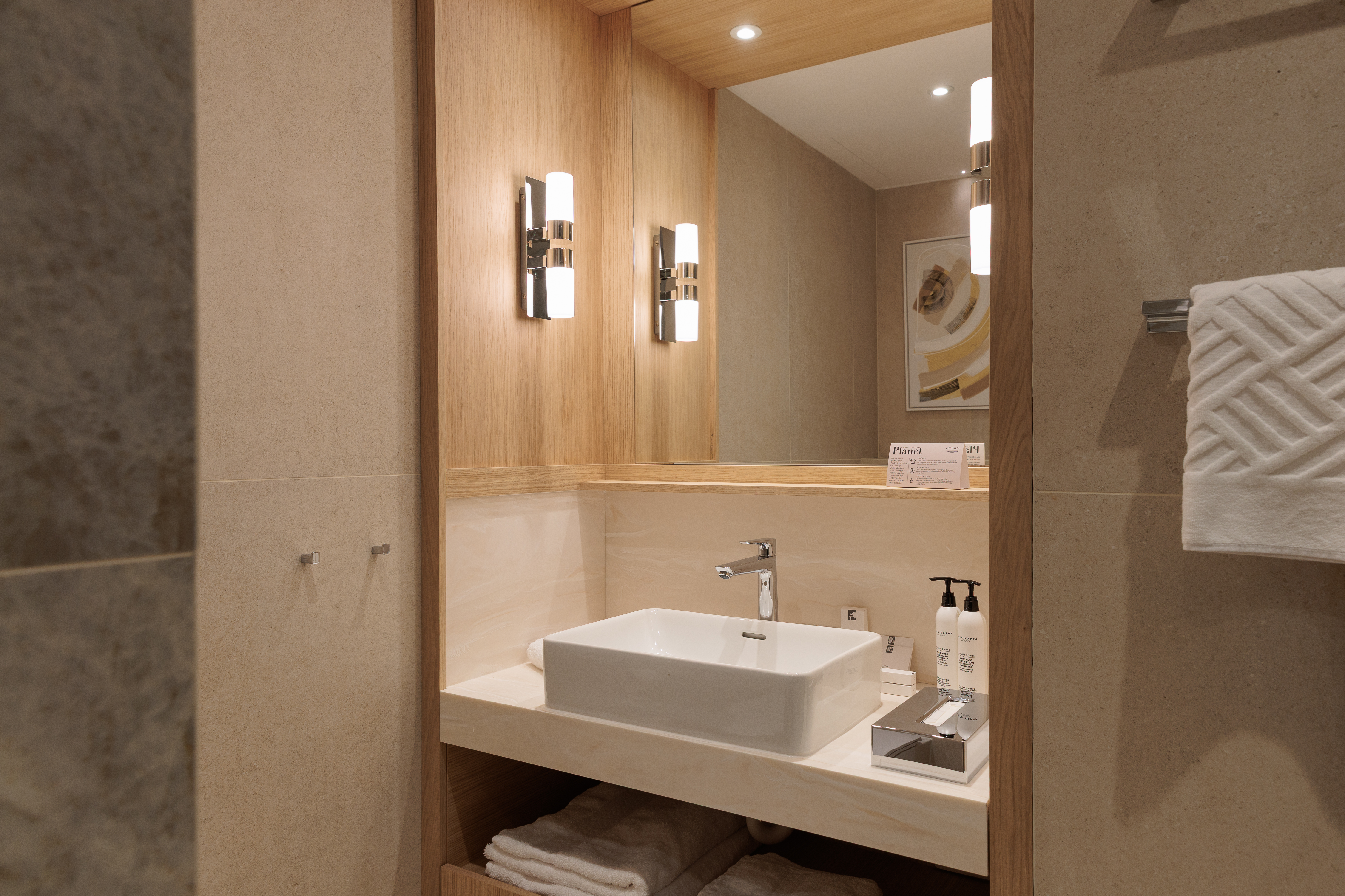 Double Guest Room King Bed