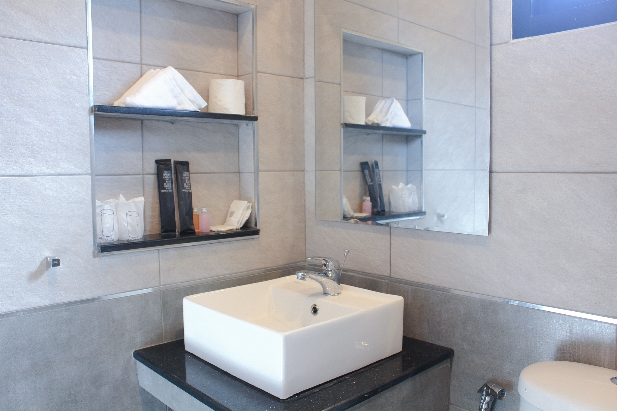 Studio Deluxe Queen Bed