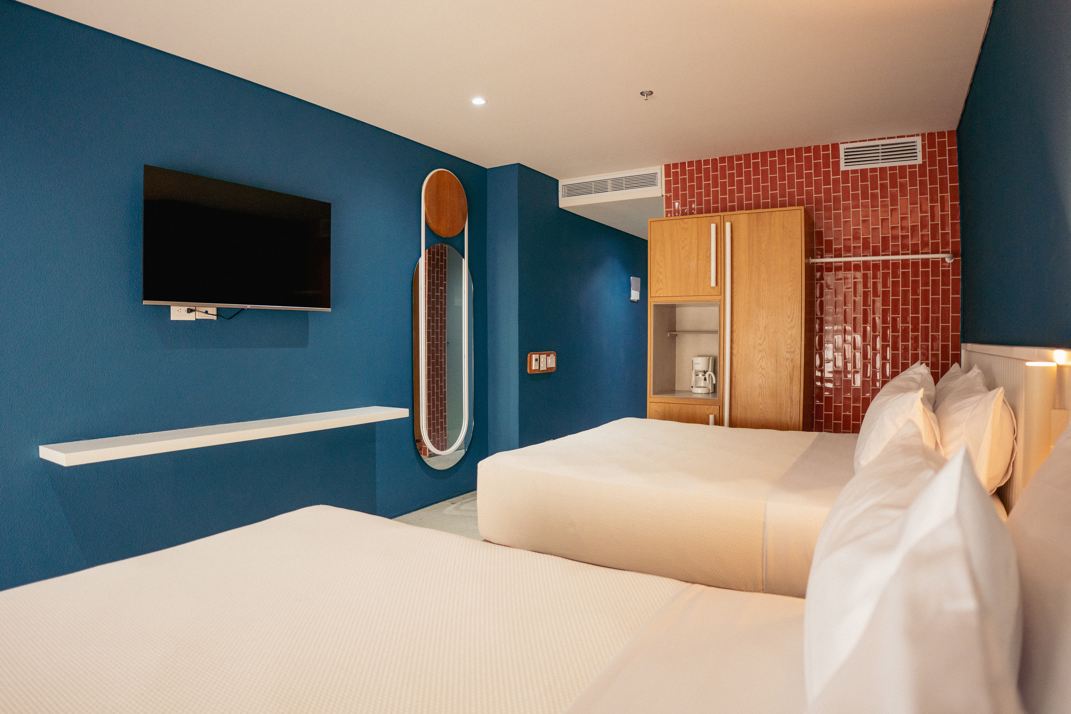 Quadruple Two Queen Beds