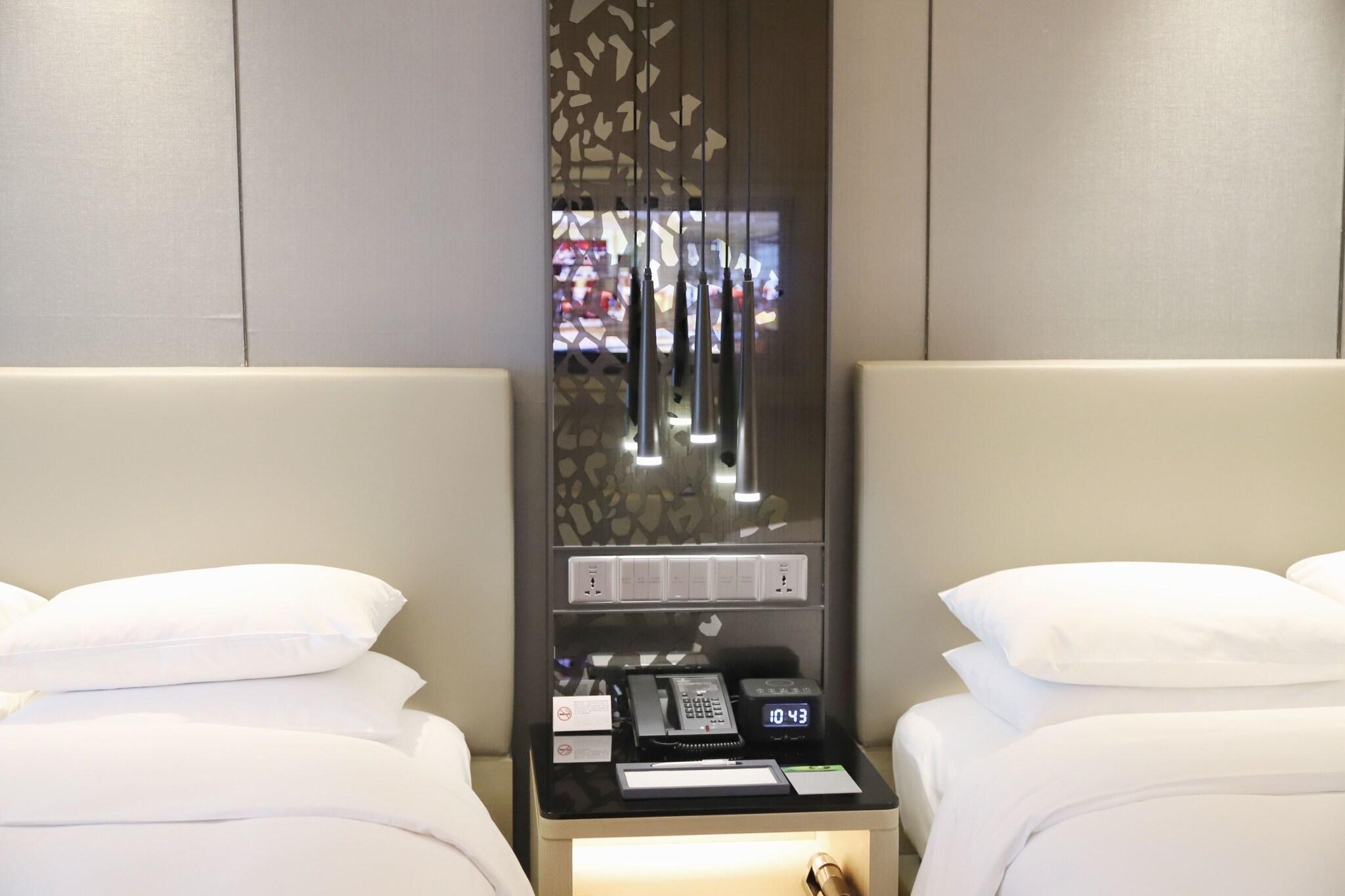 Double Executive 2 Double Beds