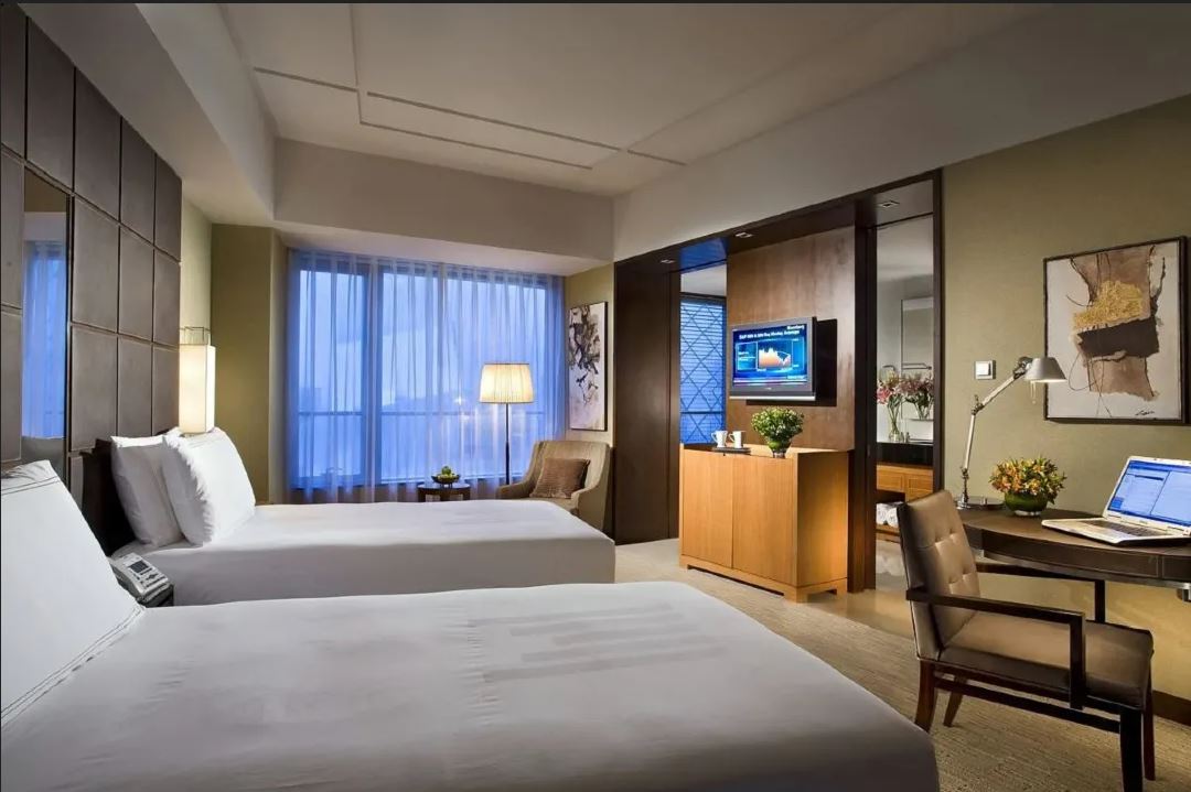 Twin Deluxe City View