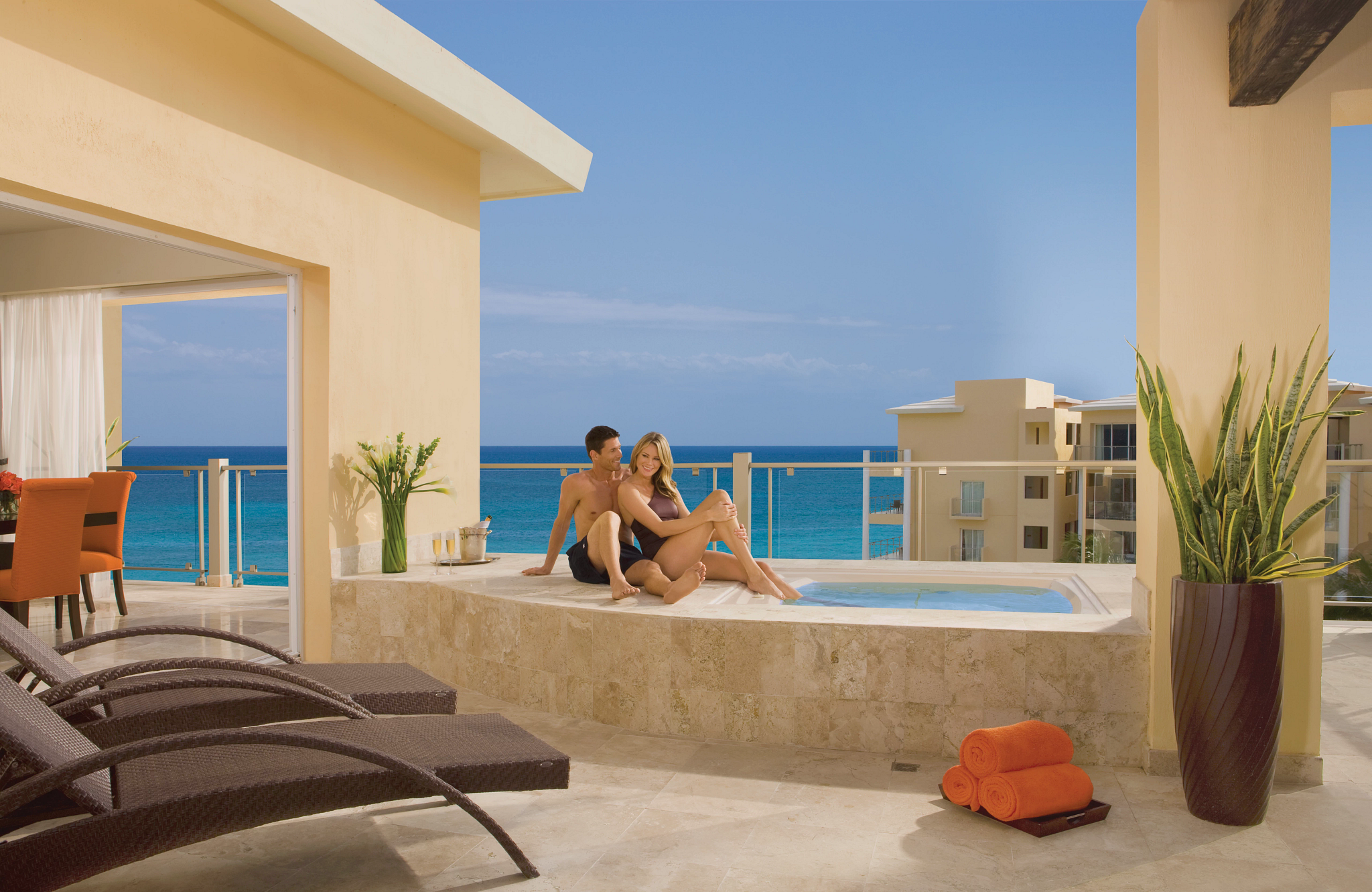 Suite Ocean Front King Bed