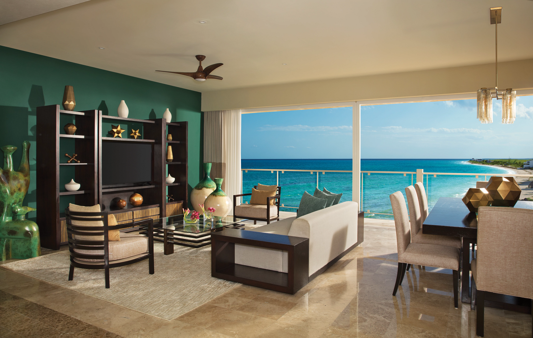 Suite Ocean Front King Bed